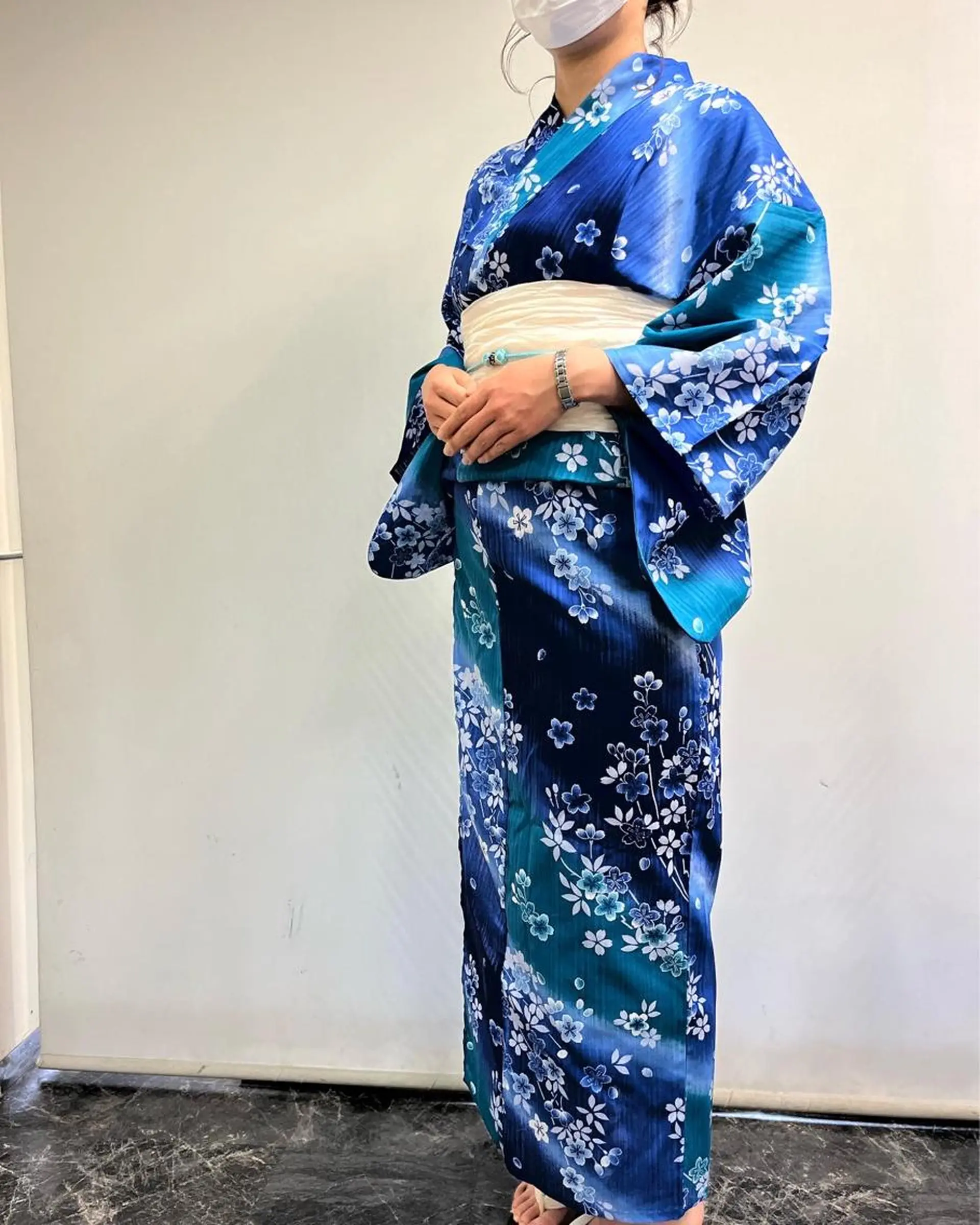 ミディアム ヘアアレンジ ウスイマイコ カット/ケアカラーのヘアスタイル