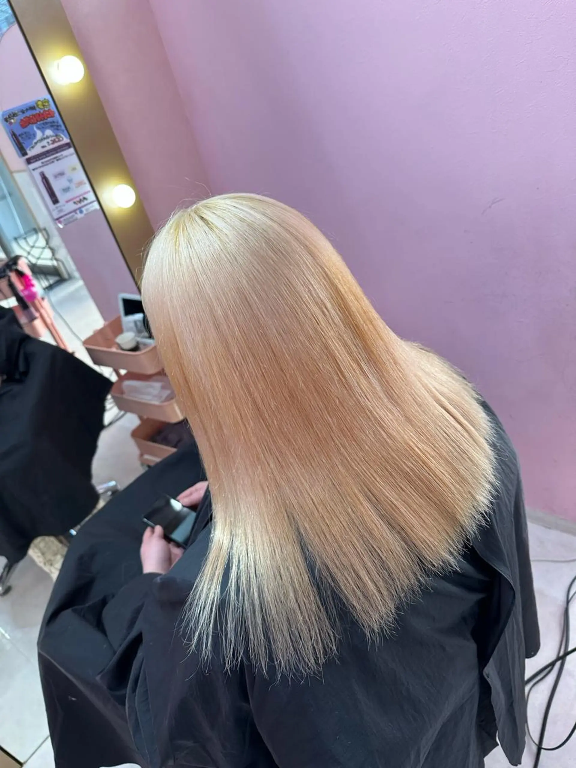 セミロング カラー ブリーチ✖️レイヤー MANATO🎨🌈のヘアスタイル