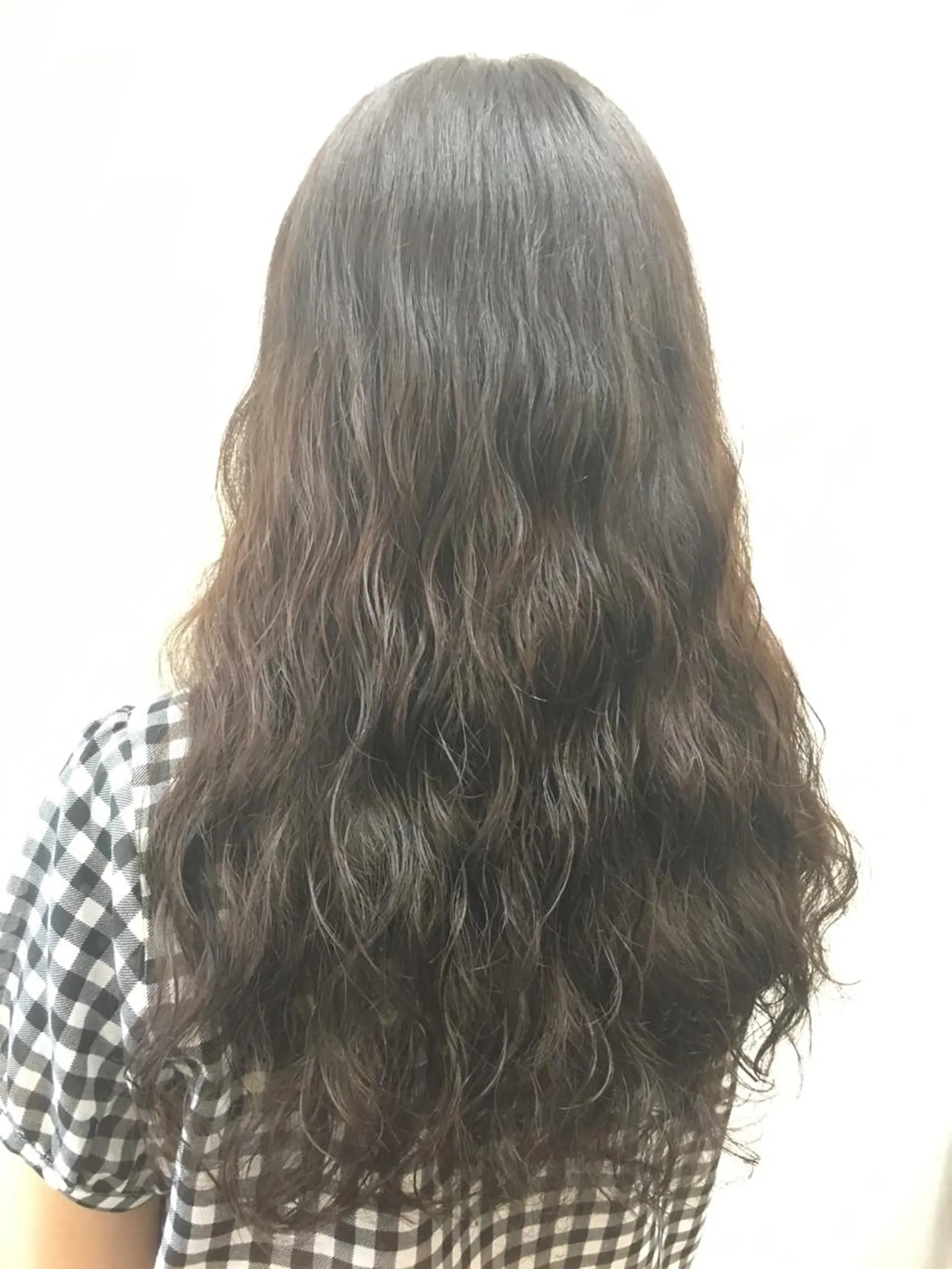 ロング パーマ PALETTE(パレット)所属・SHIORI💜口コ ミNo.1艶カラーのヘアスタイル