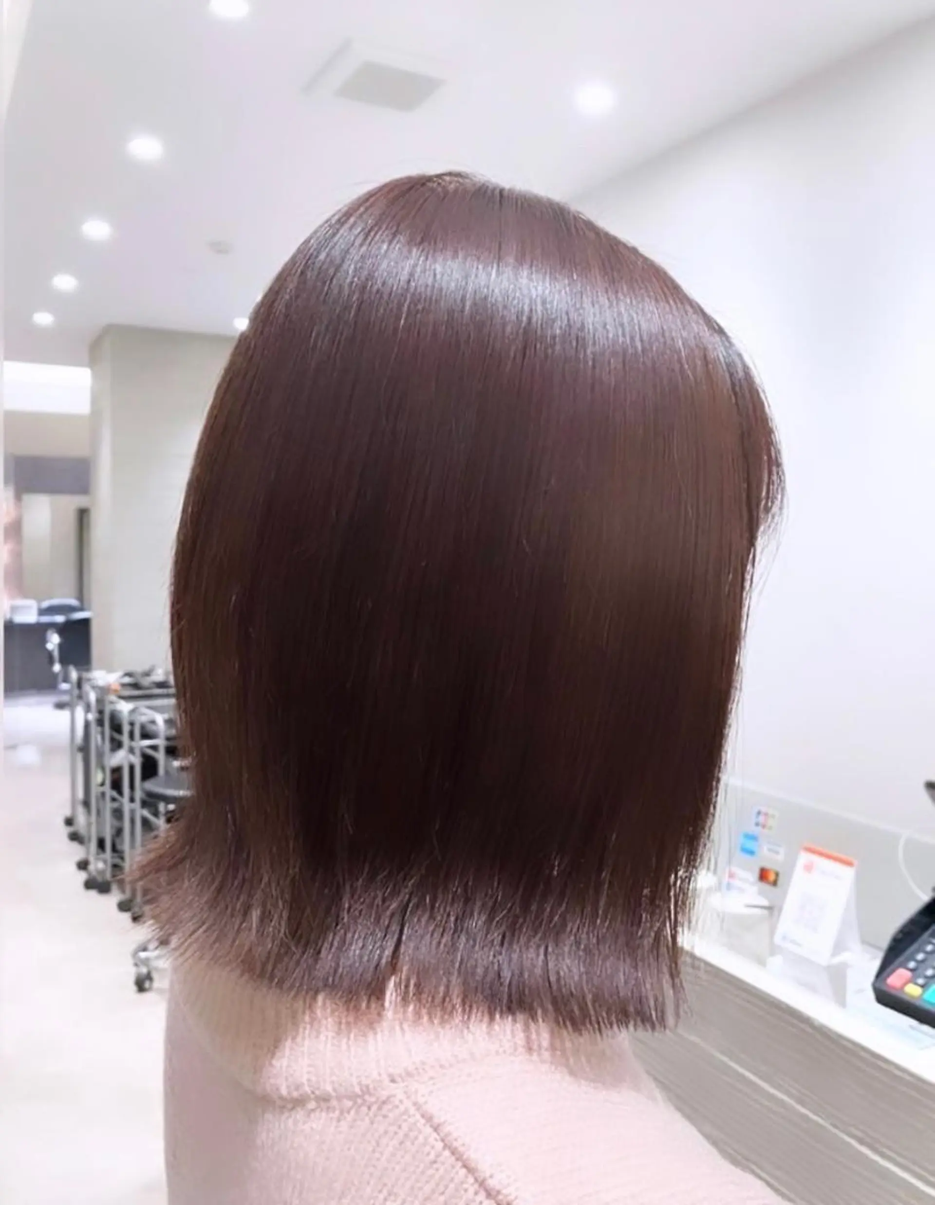 ミディアム カラー ブラウンカラー ピンクカラー ピンクブラウン サキ🤍ハイトーン 🩰くびれ巻きヘアのヘアスタイル