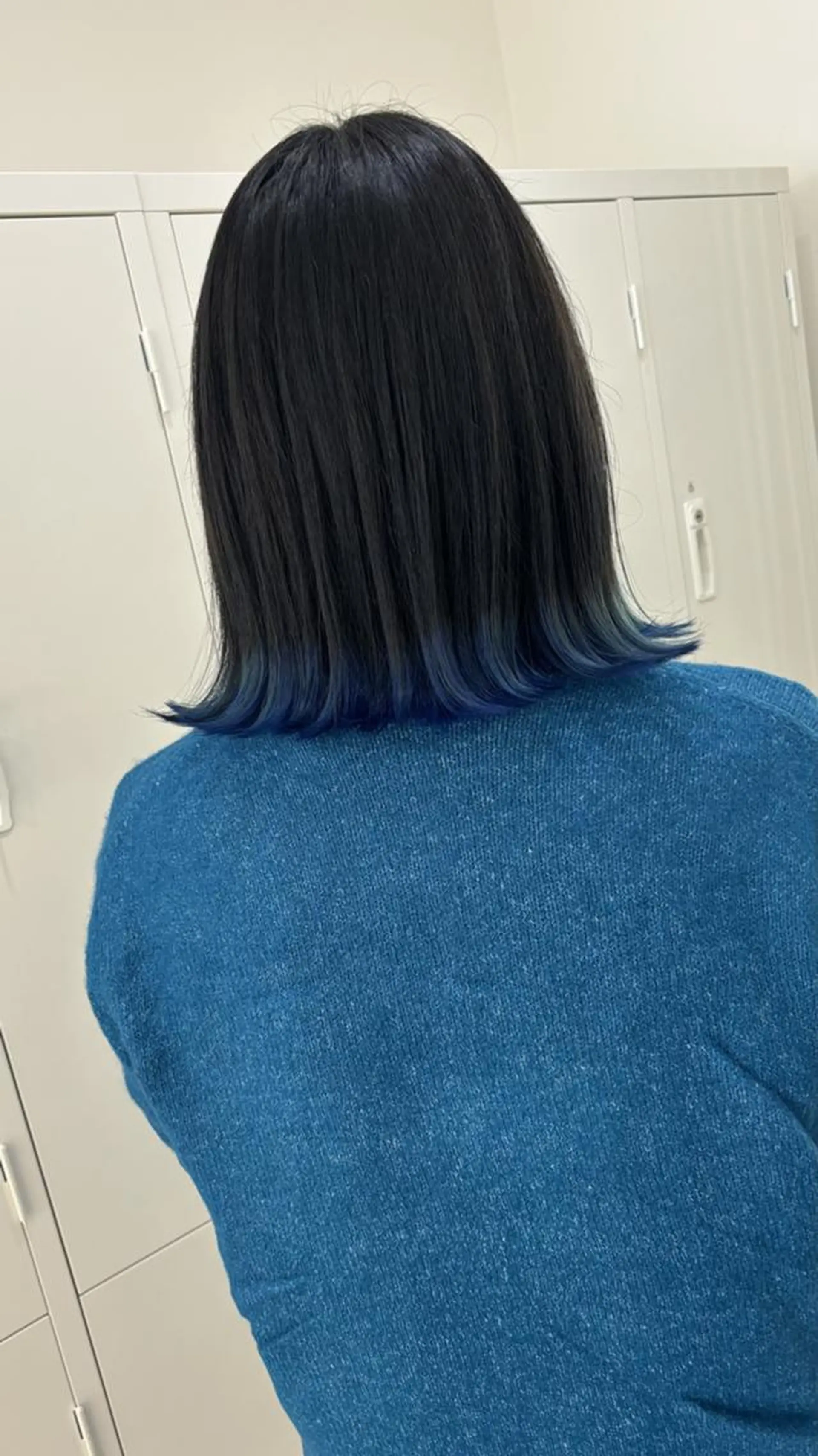 ミディアム カラー 二上 怜のヘアスタイル