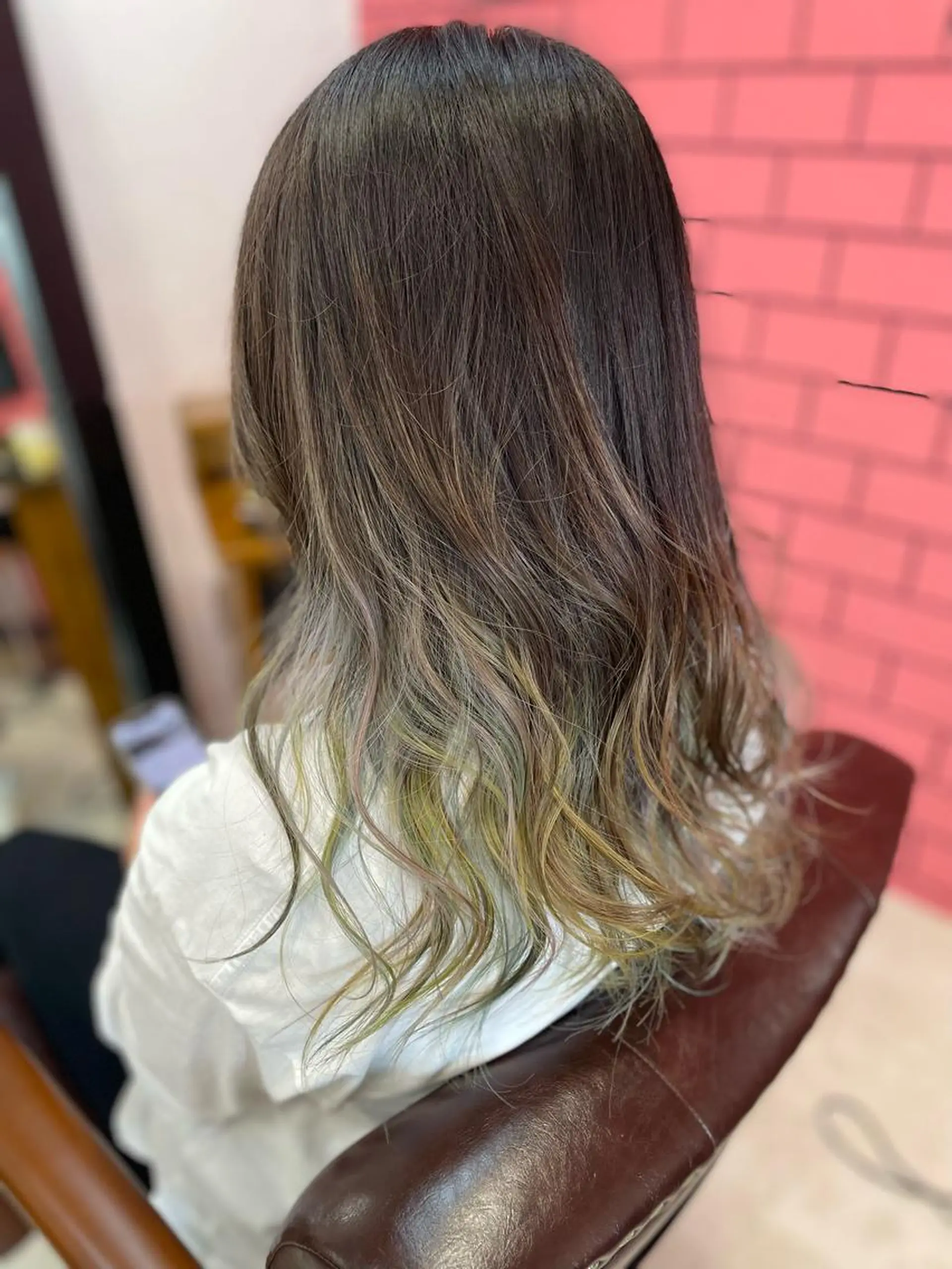 ロング カラー バレイヤージュ ブリーチ ケアブリーチ ダブルカラー イヤリングカラー ヘアカラー トリートメント デザインカラー 髪質改善Lilithのその他イメージ