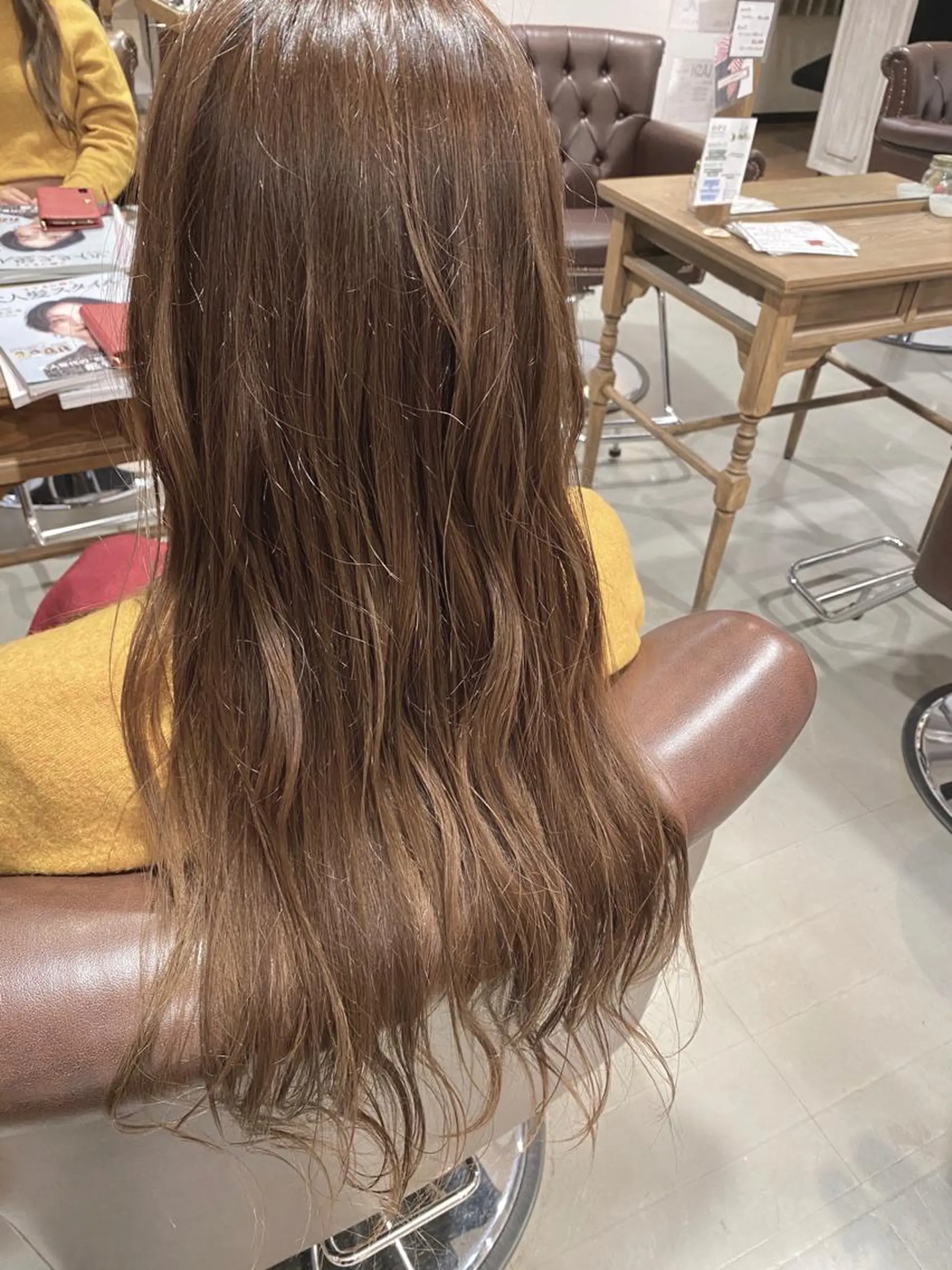 ロング カラー アッシュ ベージュカラー ハイトーンカラー イルミナカラー 美髪・髪質改善 有田怜平のヘアスタイル