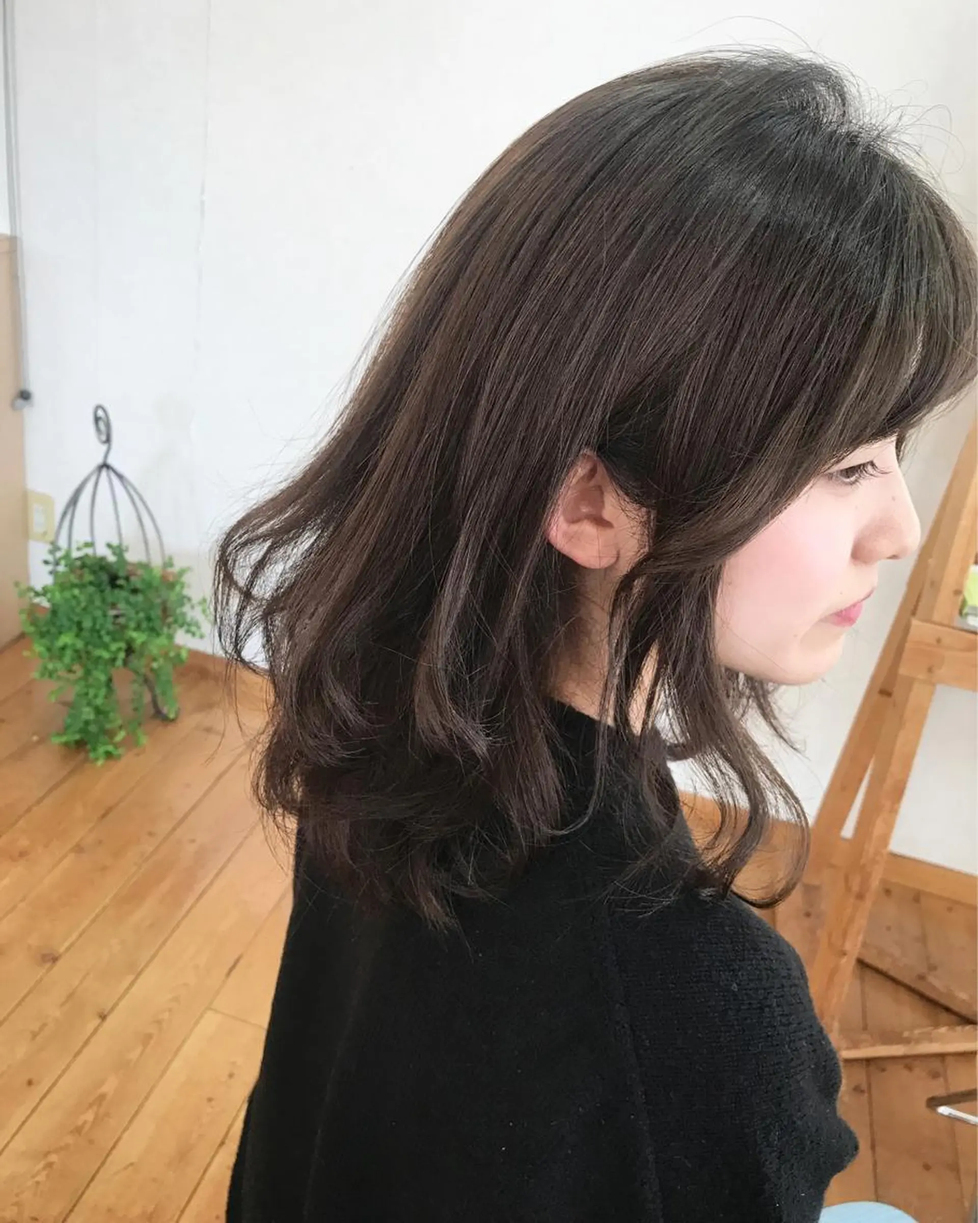 セミロング カラー 荒木 ひろかのヘアスタイル