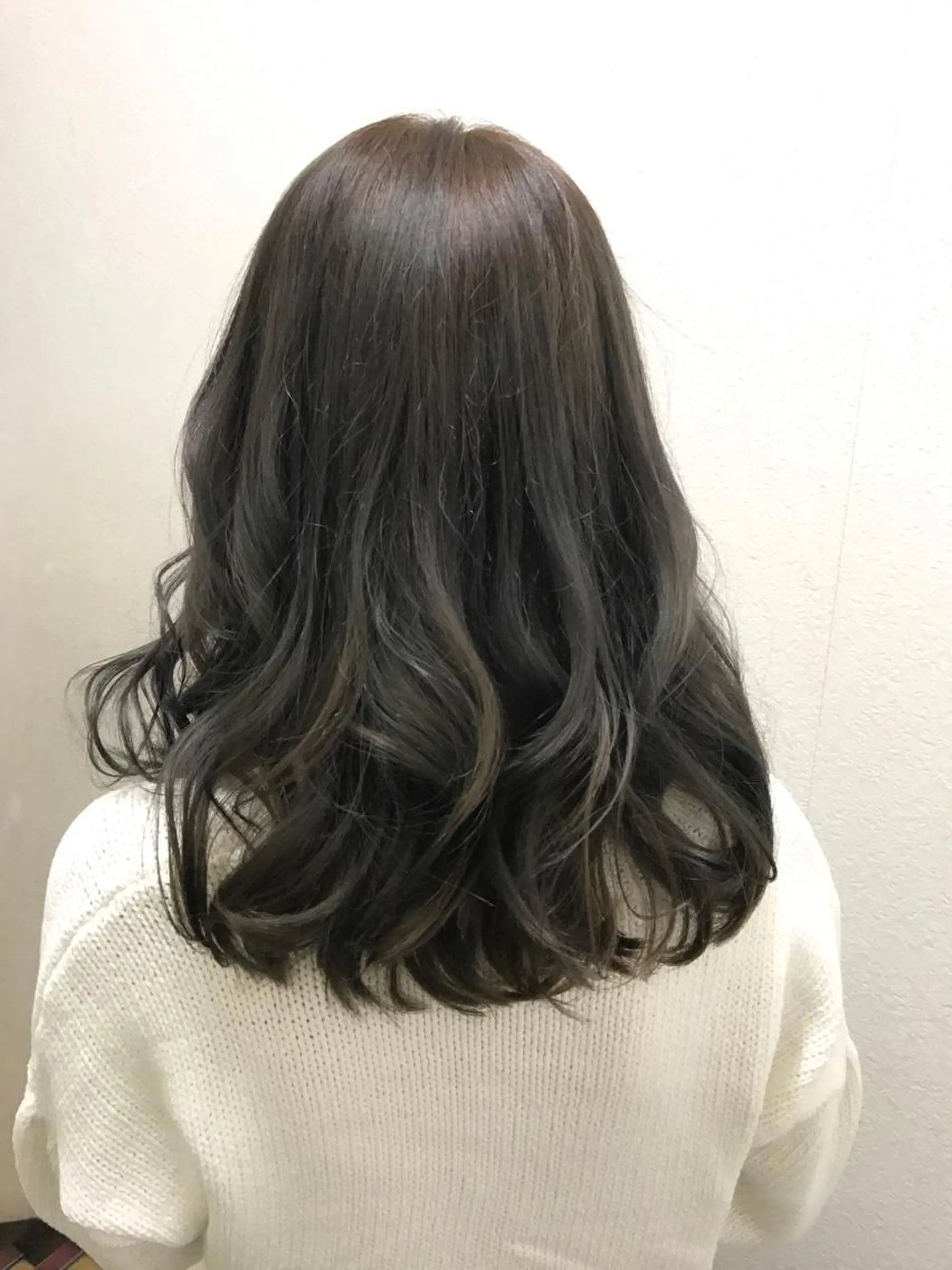 ミディアム カラー パーマ shi hoのヘアスタイル