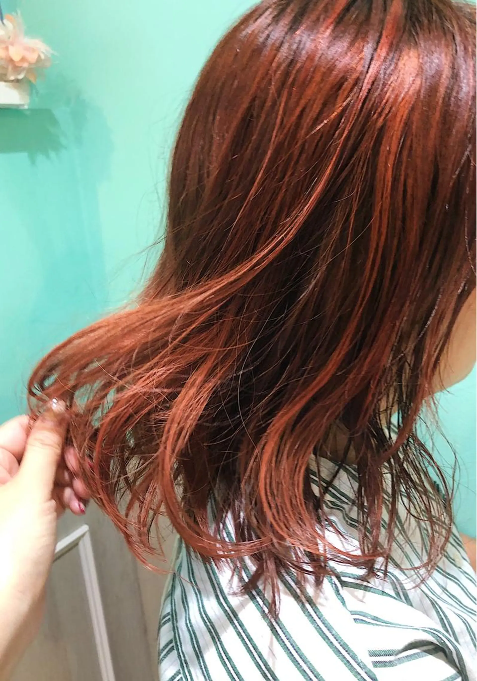 ミディアム お団子ヘア ハイライト 綿貫 美香のヘアスタイル