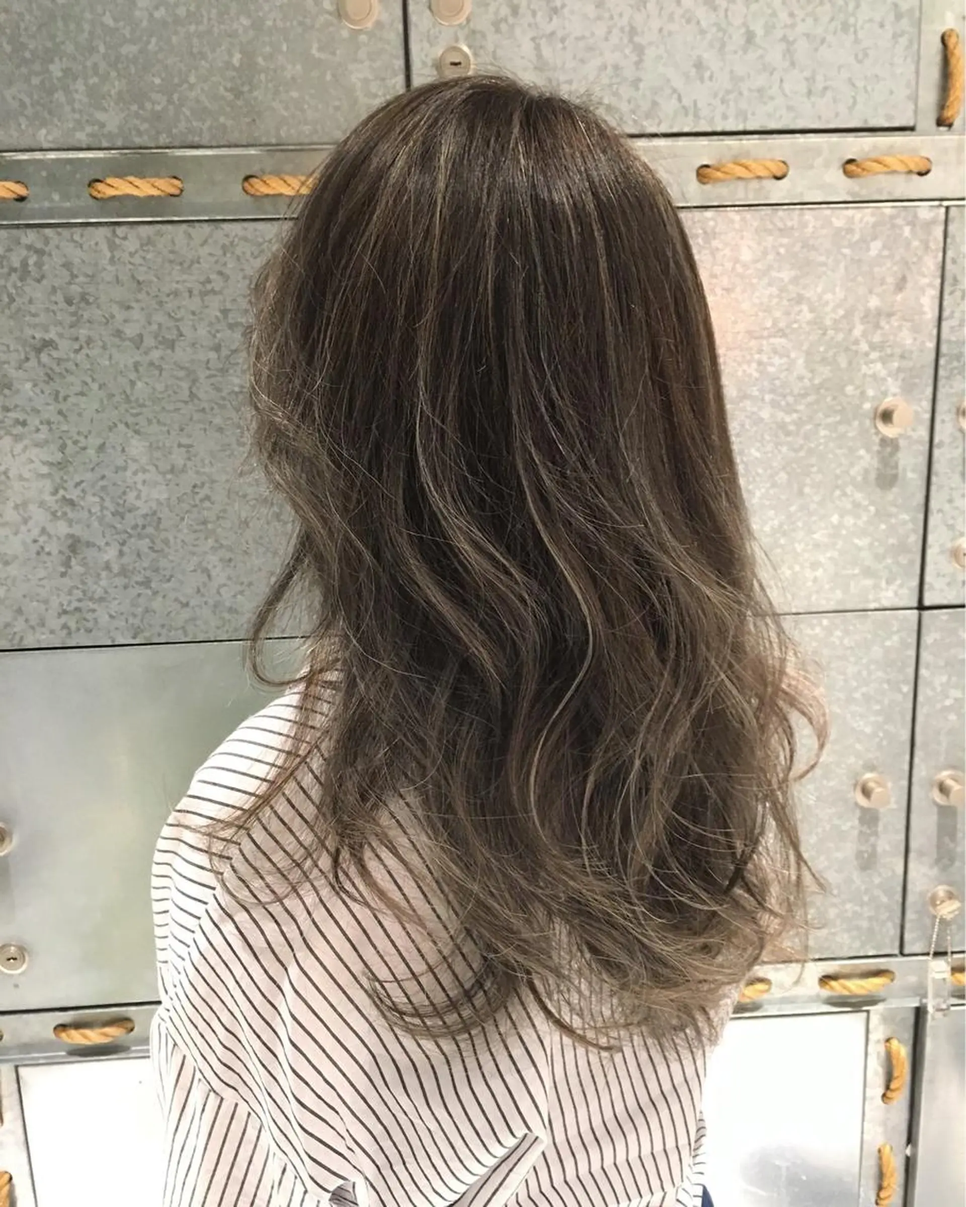 セミロング カラー REVE所属・TAKU 美容師のヘアスタイル