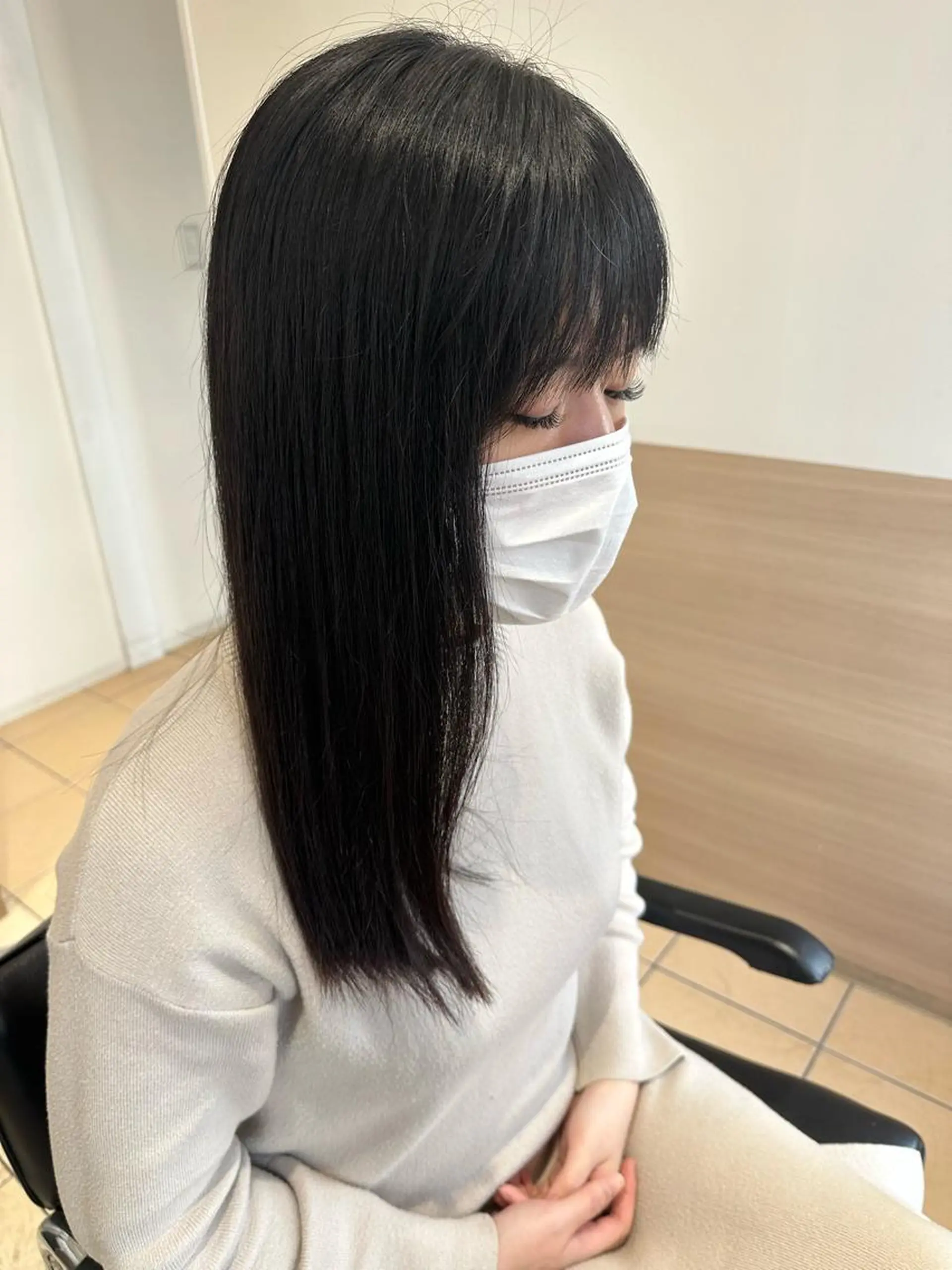 セミロング ハイライト カット 天野 瑠真のヘアスタイル
