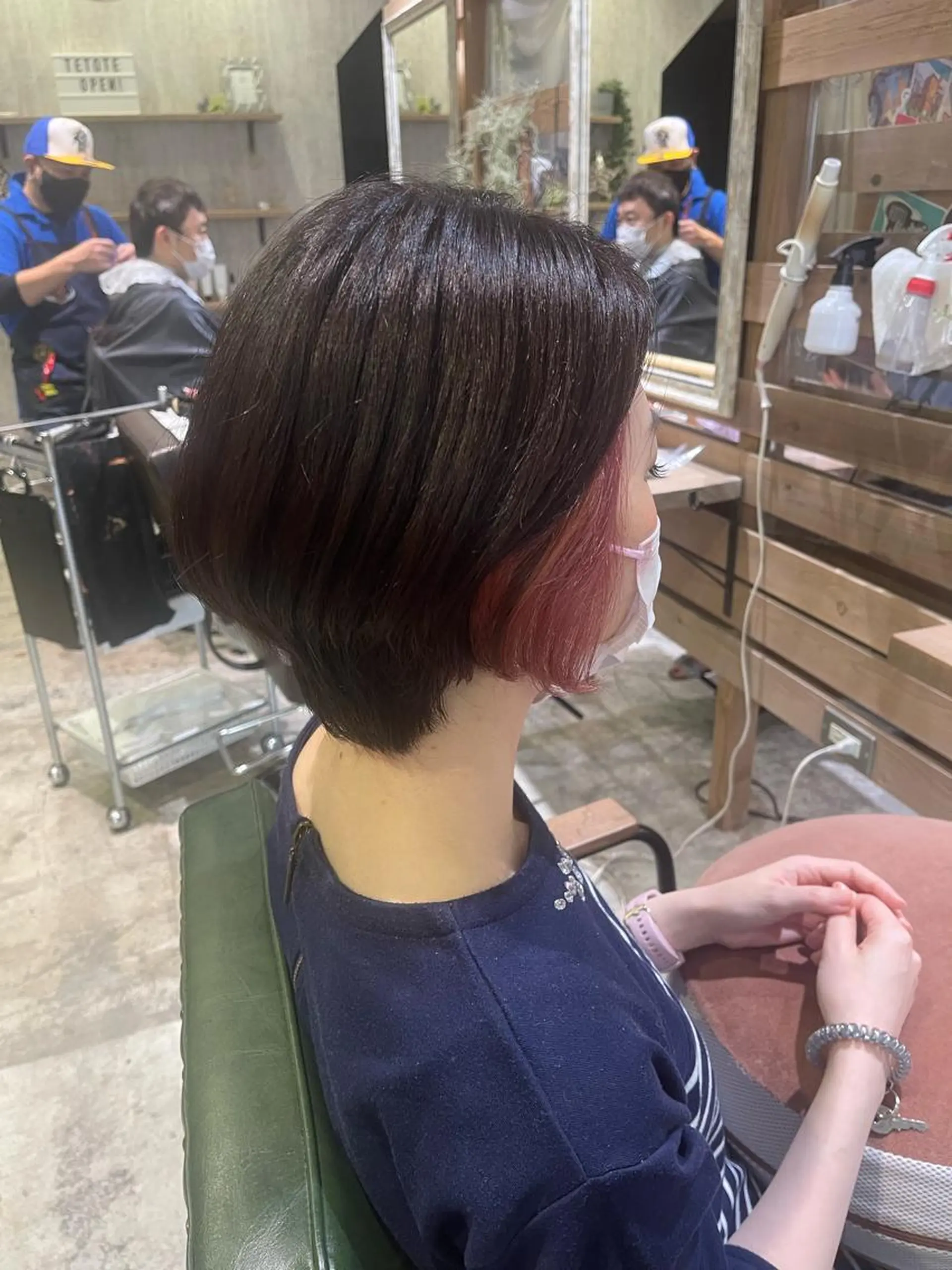 ショート カラー イヤリングカラー ピンクカラー カット ヘアカラー トリートメント 川崎 龍馬のヘアスタイル