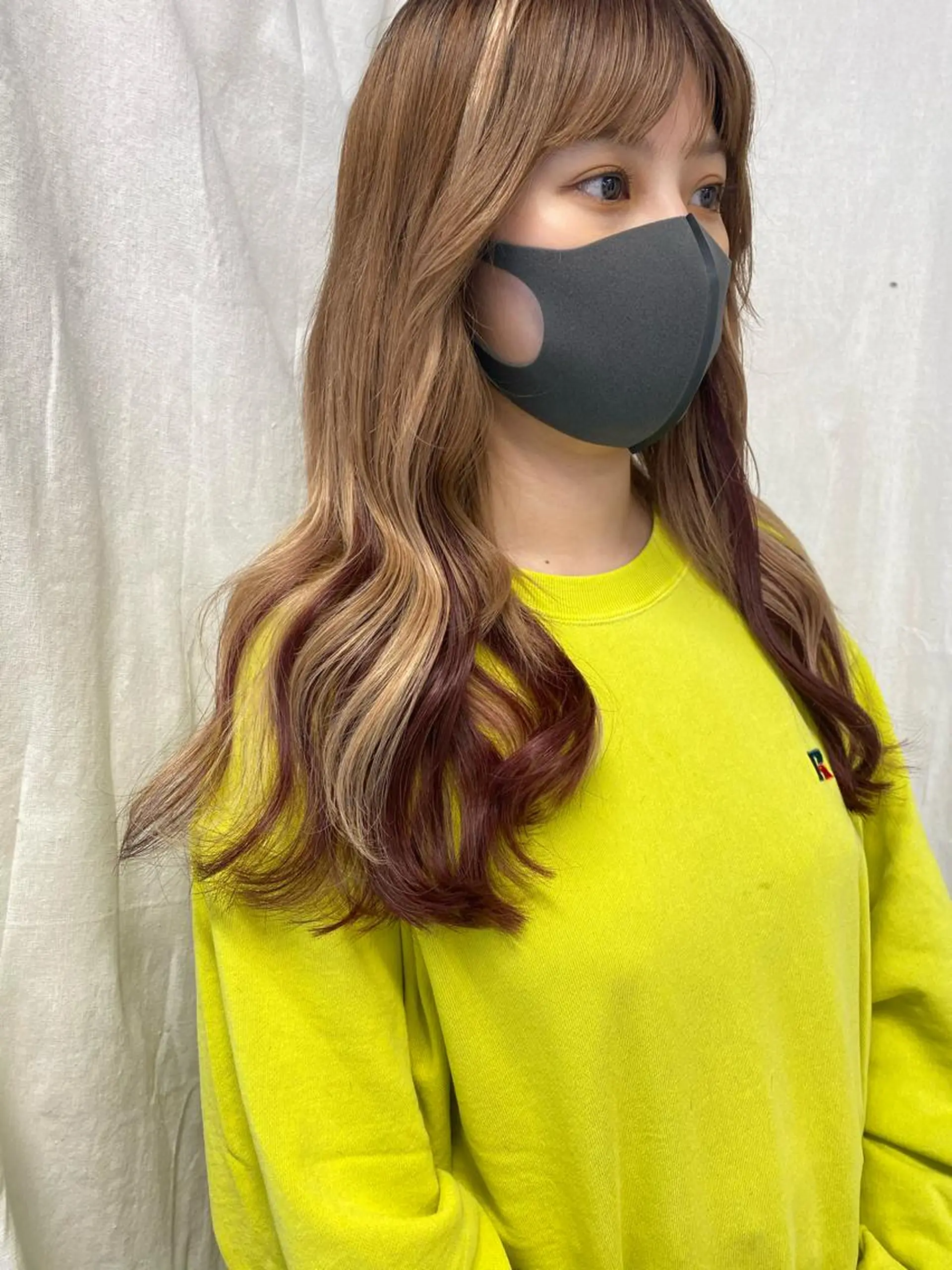 ロング カラー ブリーチ インナーカラー ブリーチなしカラー エクステ Amelie yunのヘアスタイル