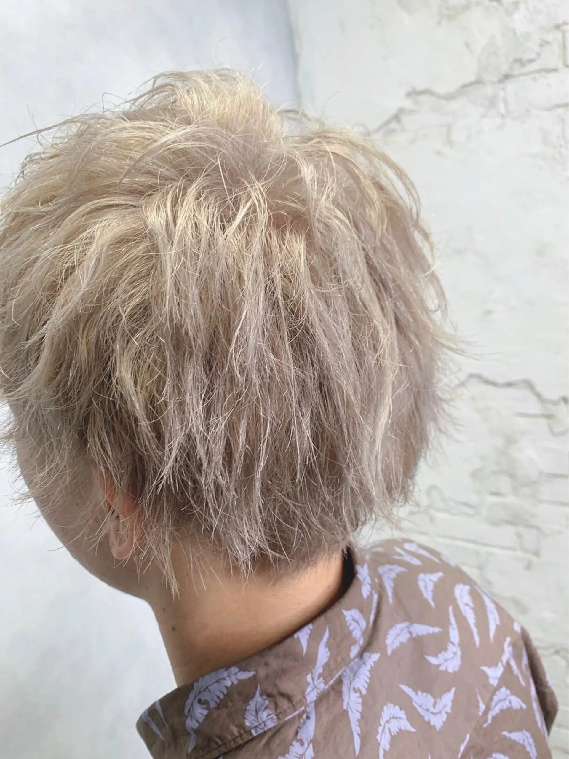 ショート カラー 黒髪 ショートヘア ヘアカラー トリートメント LUXBE LUCEのヘアスタイル