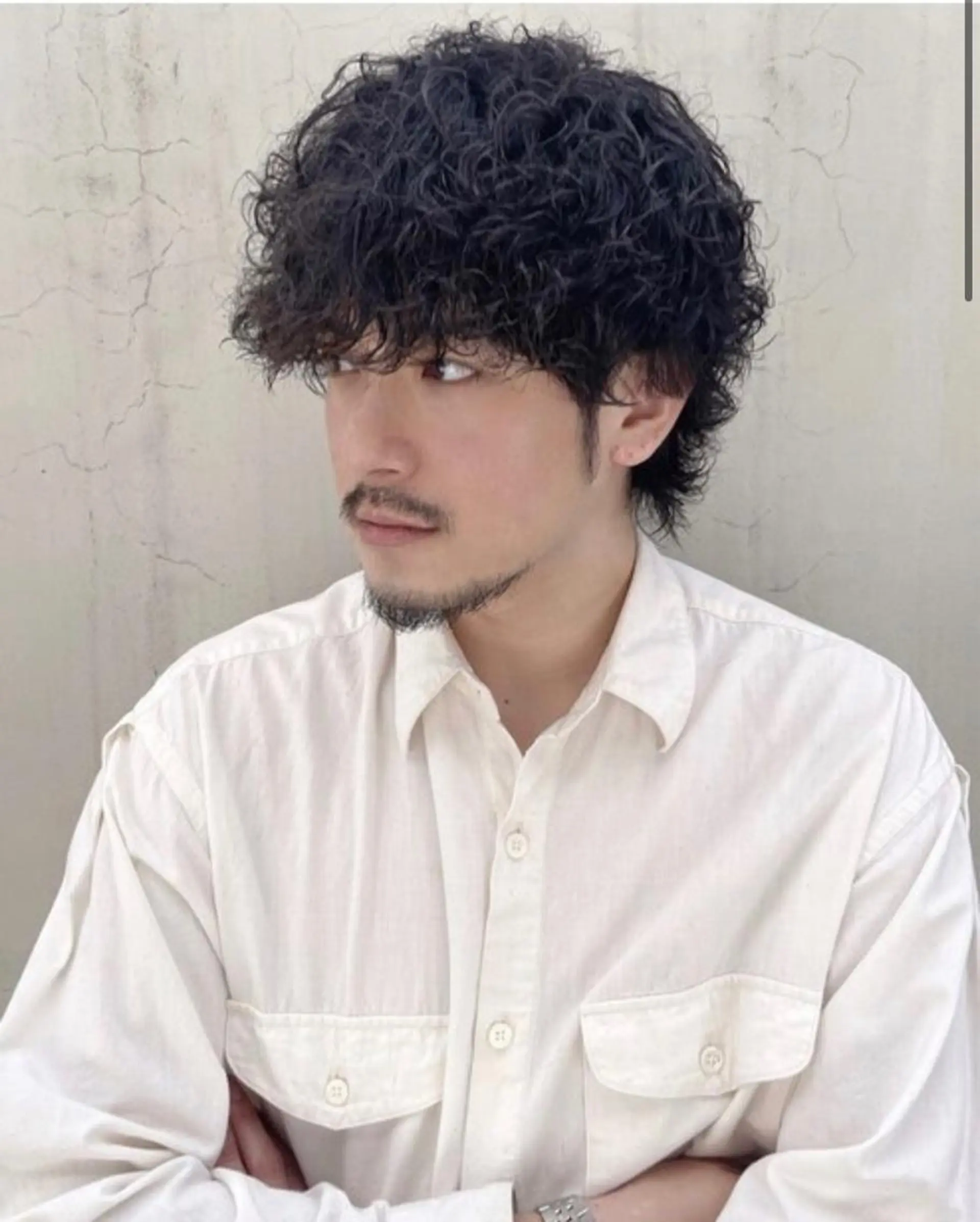 パーマ メンズ センターパート フェードカット メンズハイライト メンズメッシュ マッシュ 大人メンズパーマ メンズ特化　萱原大幹のヘアスタイル