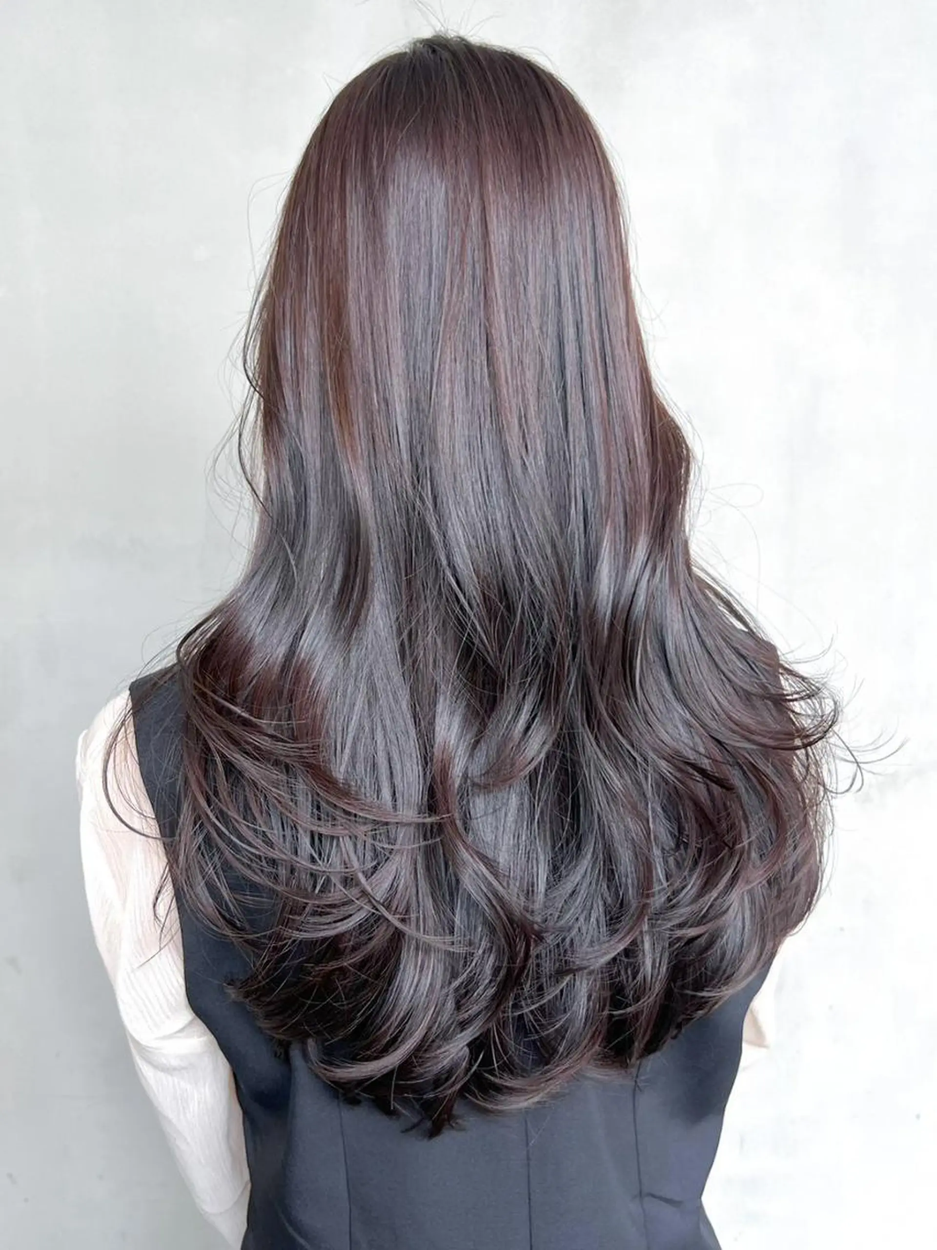 ロング カラー グレージュ ラベンダーカラー ラベンダーグレージュ ラベンダーグレー レイヤーカット ITbyALBUM 中野店のヘアスタイル
