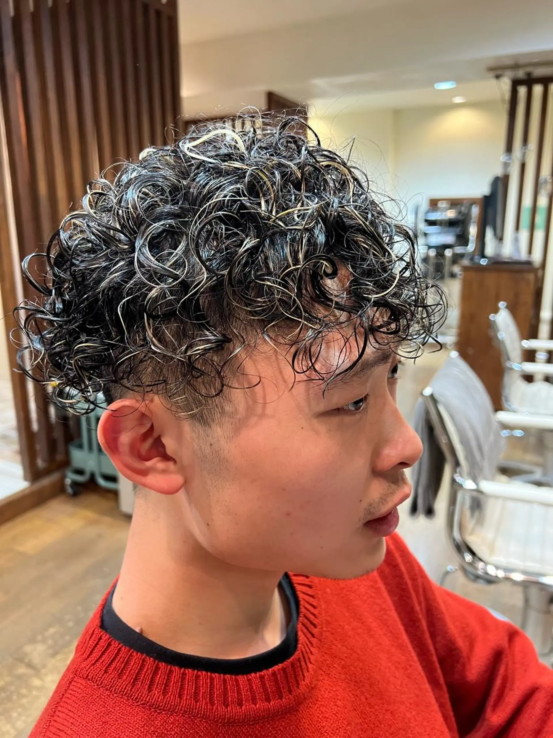 カラー パーマ メンズ メンズハイライト メンズパーマ ハイライトカラー Shouei  のヘアスタイル