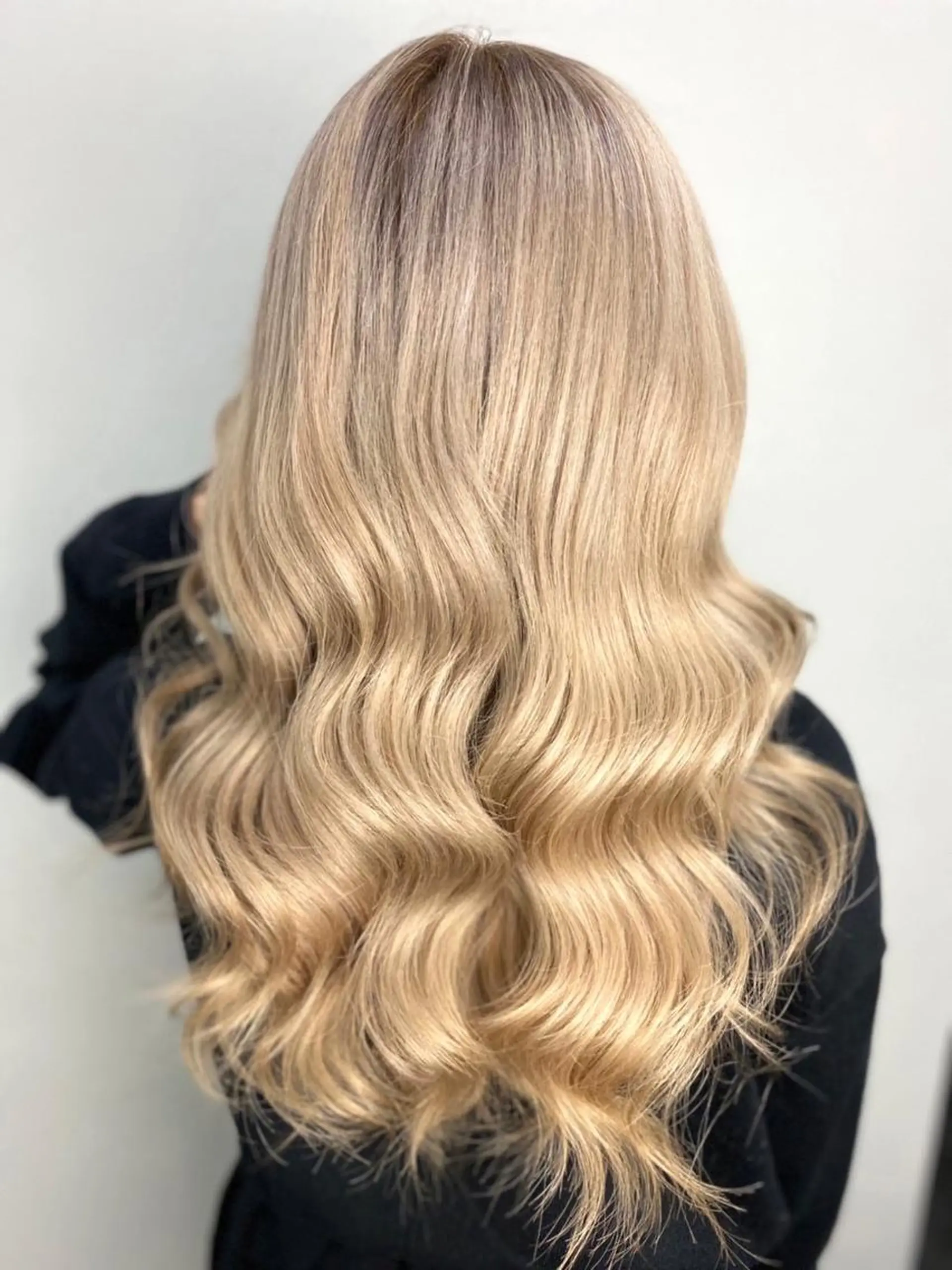 セミロング カラー ヘアカラー トリートメント 🤍爆モテハイトーン 🤍ブリーチ特化🤍のヘアスタイル