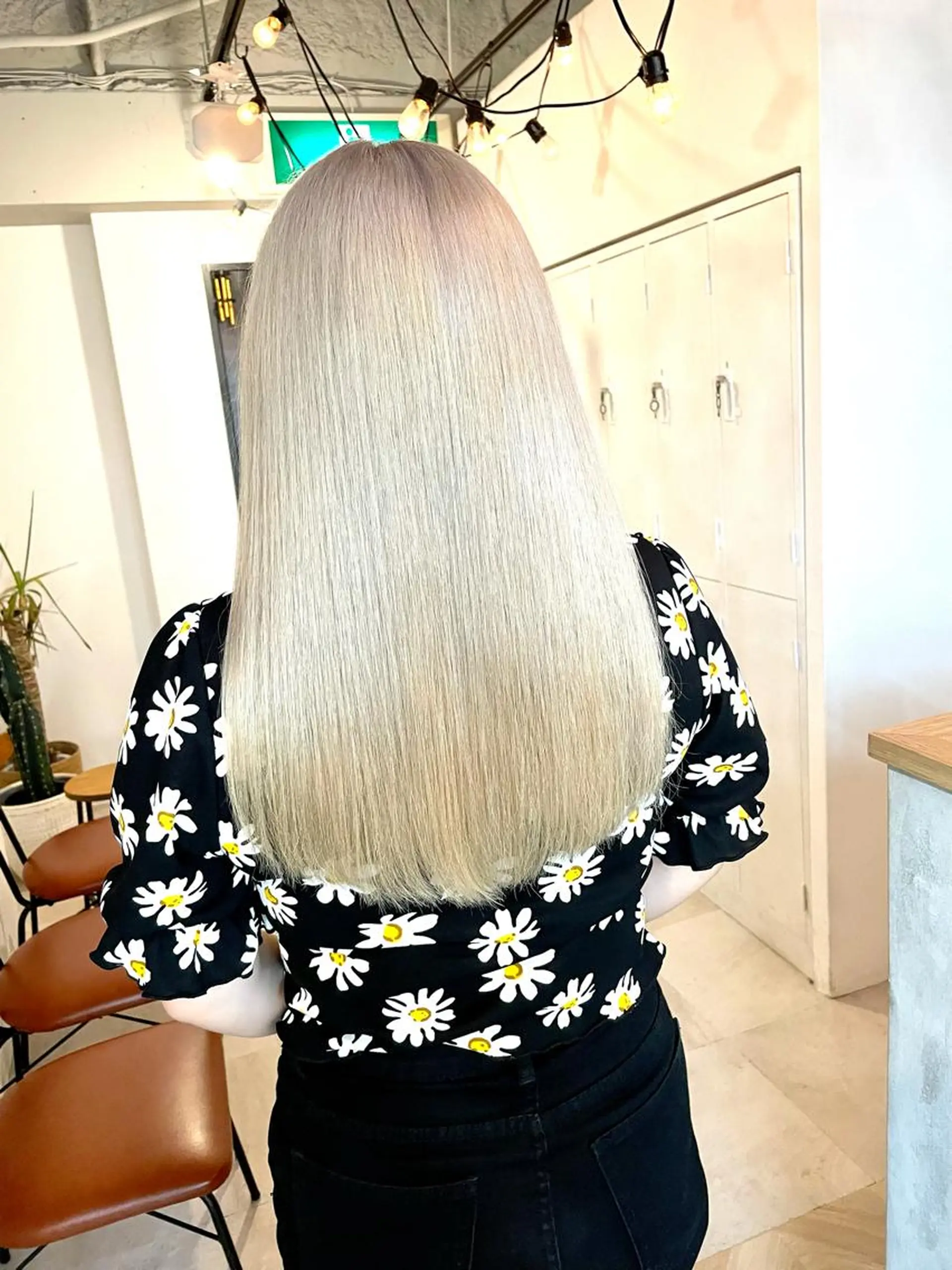 セミロング カラー ベージュカラー ブリーチ ケアブリーチ 難波/心斎橋/ボブ/ 髪質改善/ハイトーンのヘアスタイル