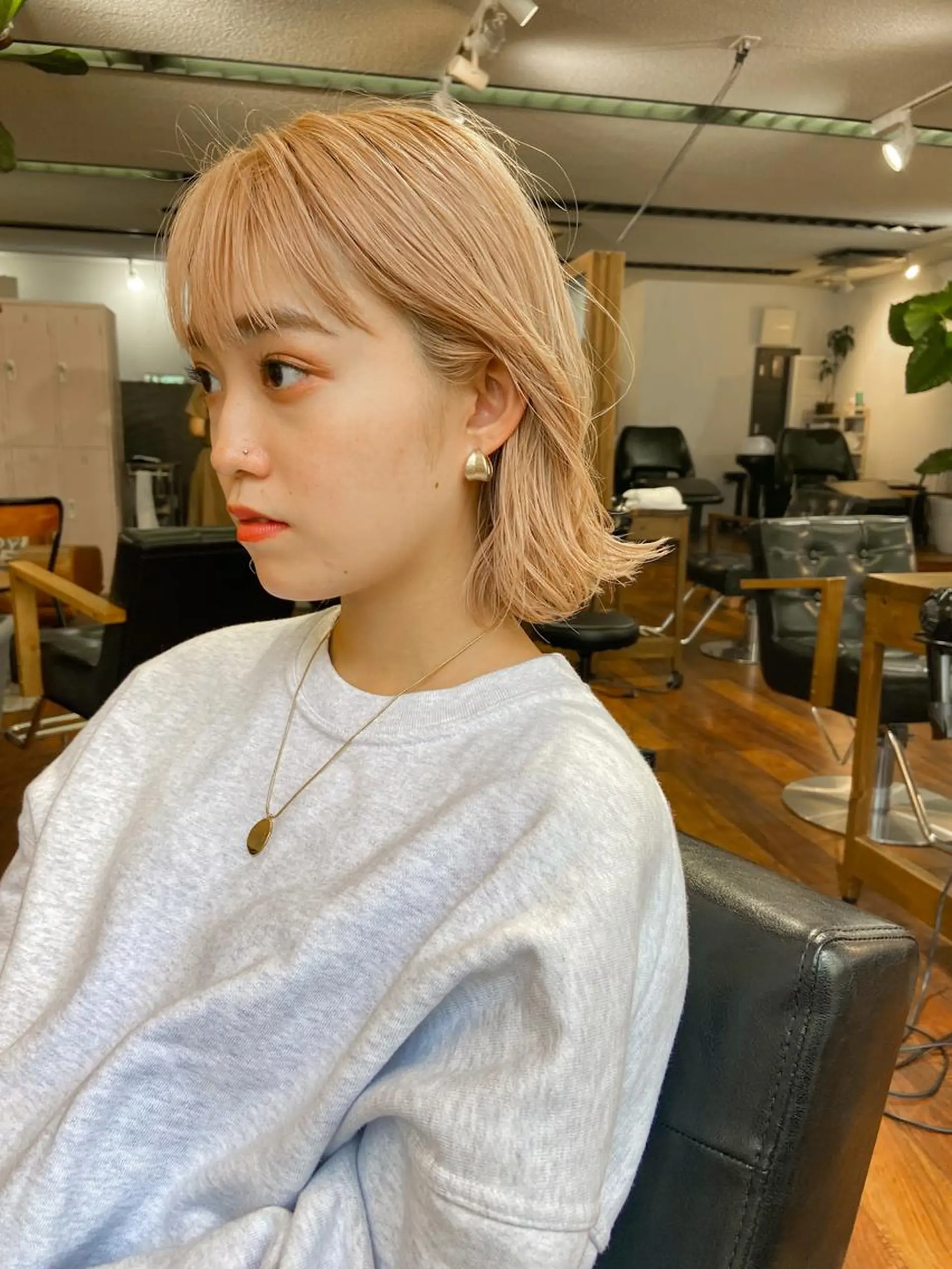 ミディアム カラー カット ヘアカラー トリートメント 岡本康平/ボブ /ブリーチ/レイヤーのヘアスタイル