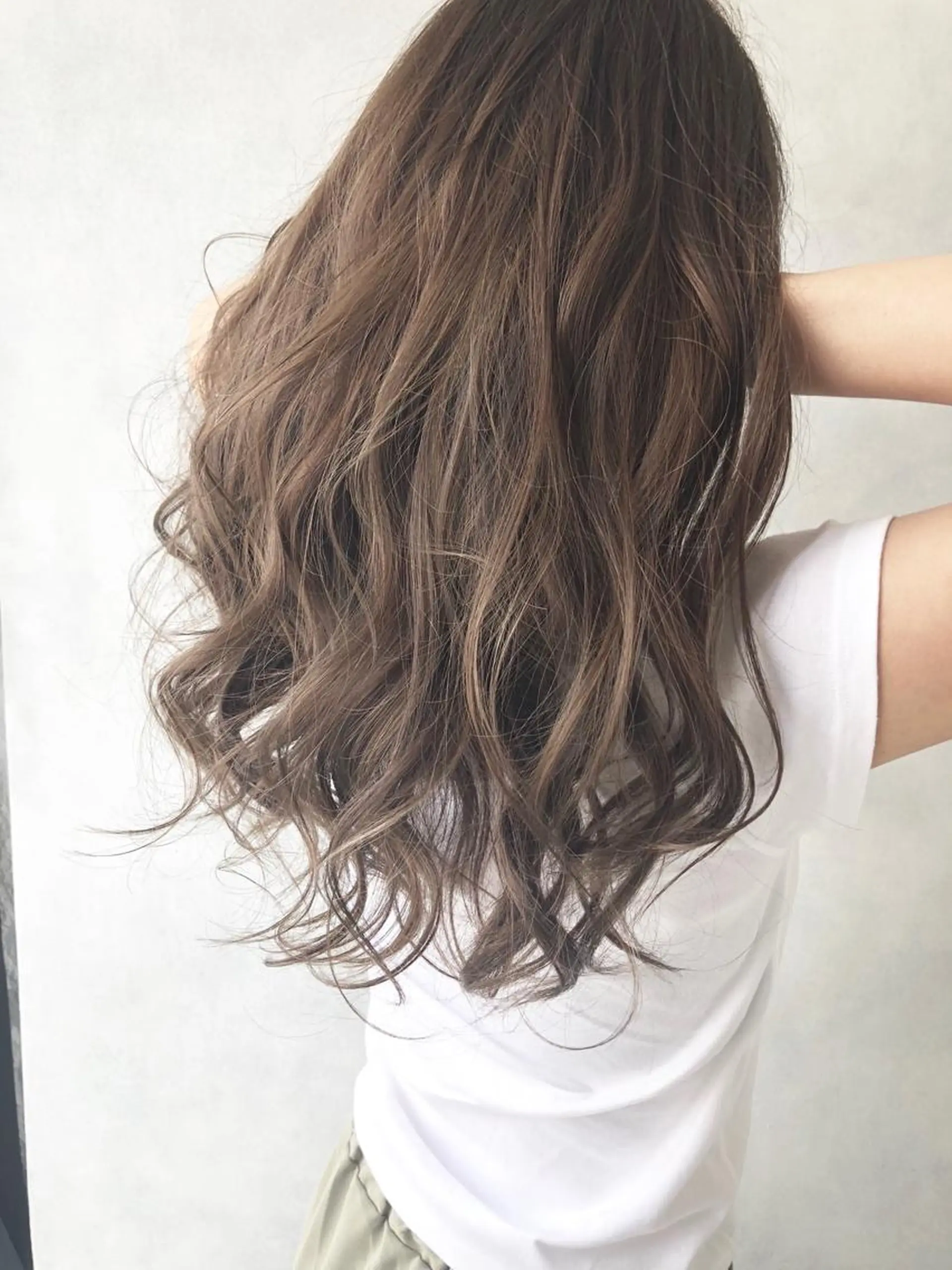 ロング ハイライト ヘアカラー トリートメント 小澤大輔 YOLO hairのヘアスタイル