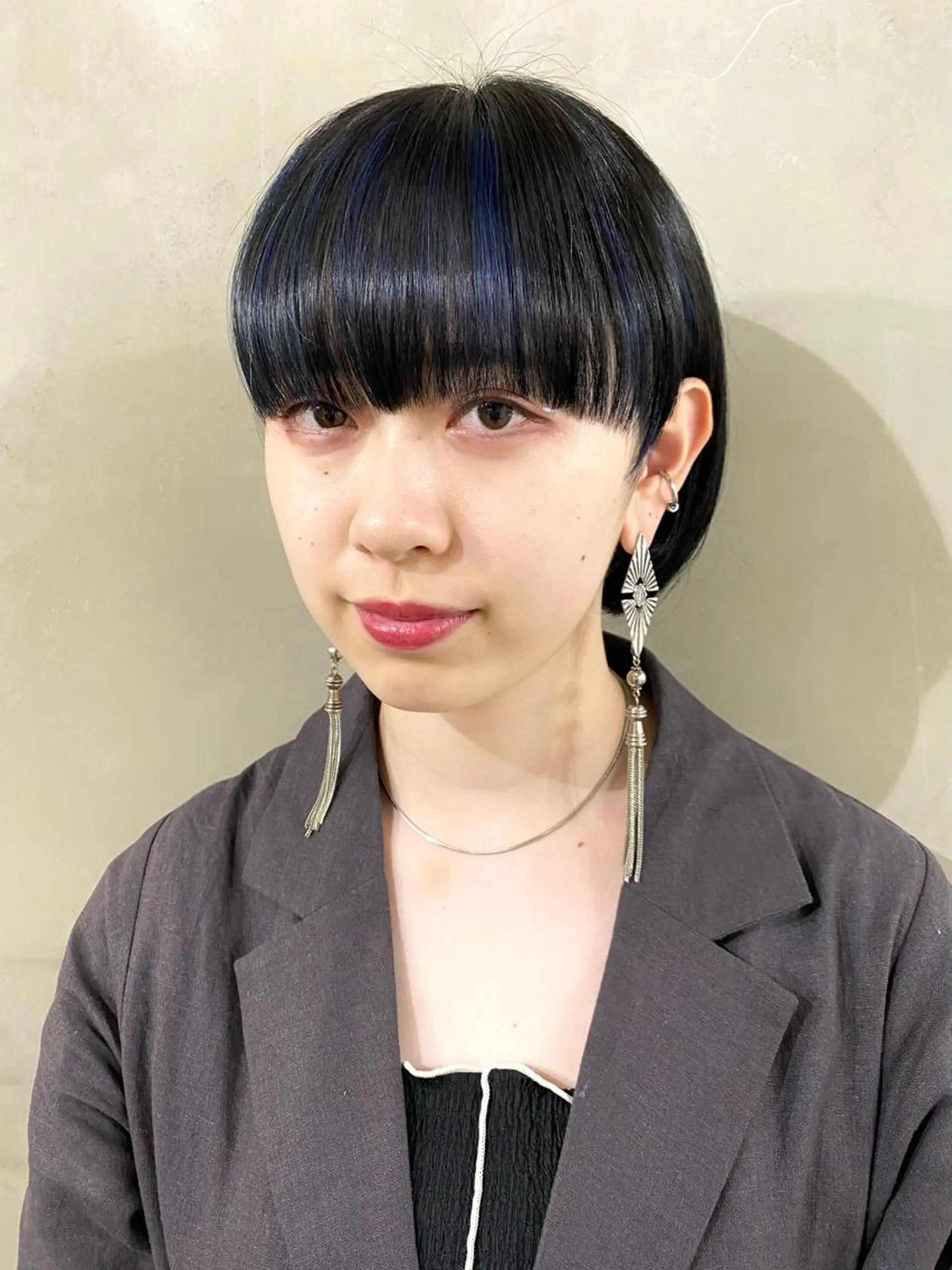 ショート カラー インナーカラー カット kai .のヘアスタイル