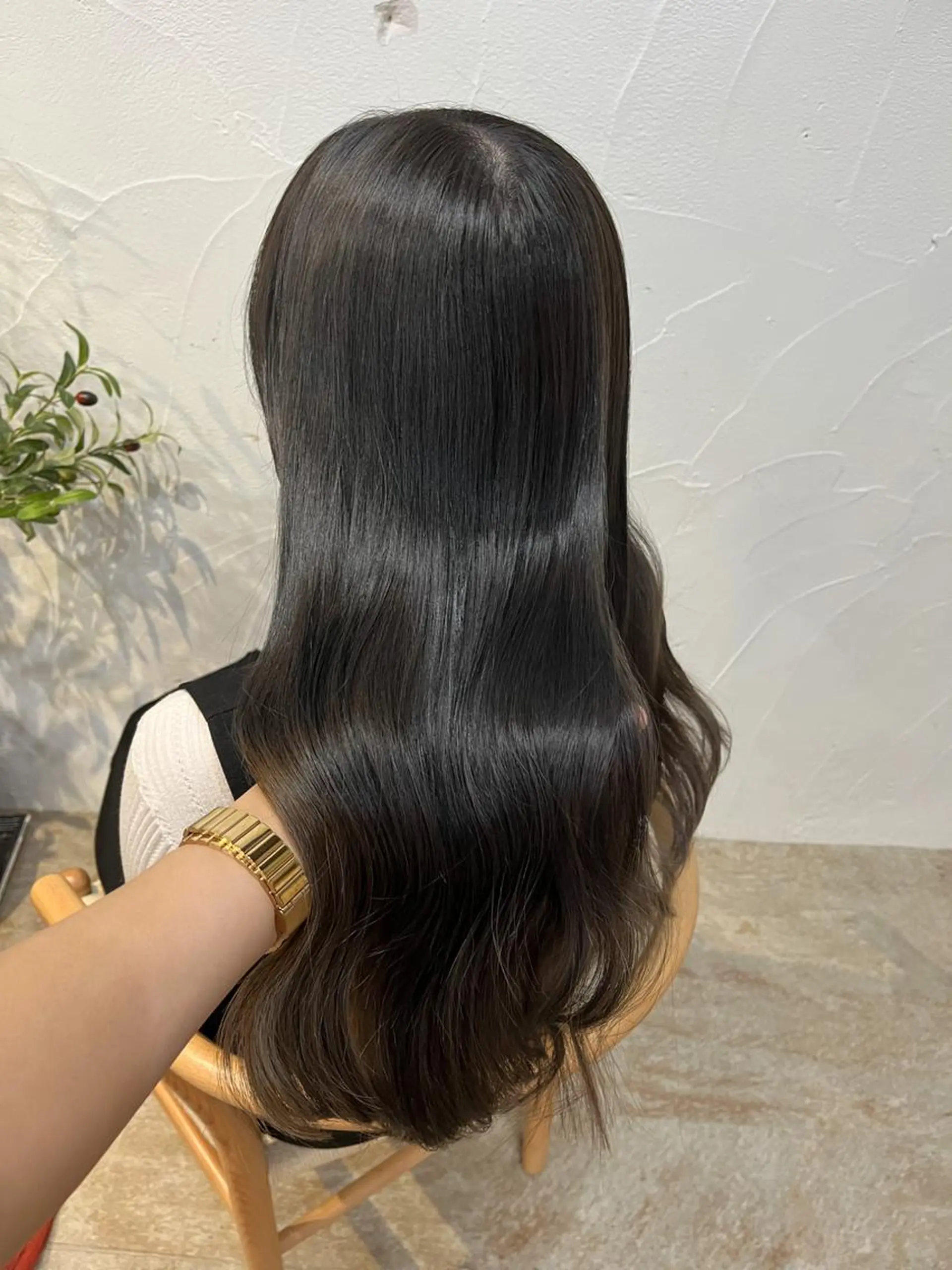 セミロング 小顔ショート/透明感 カラー/チサトのヘアスタイル