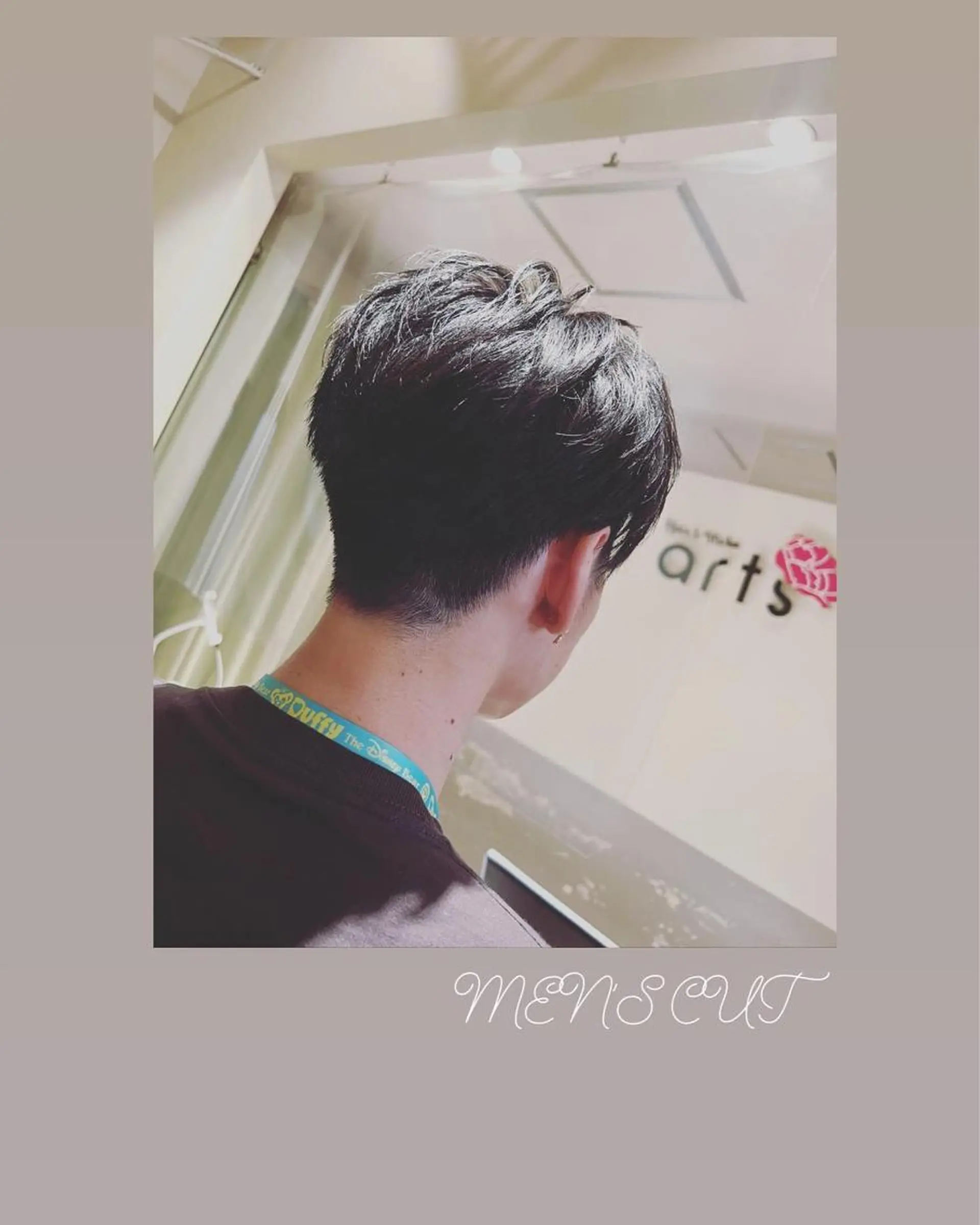 ショート メンズ ツーブロック 刈り上げ ハイライト/インナー /ブリーチ/レイヤーのヘアスタイル