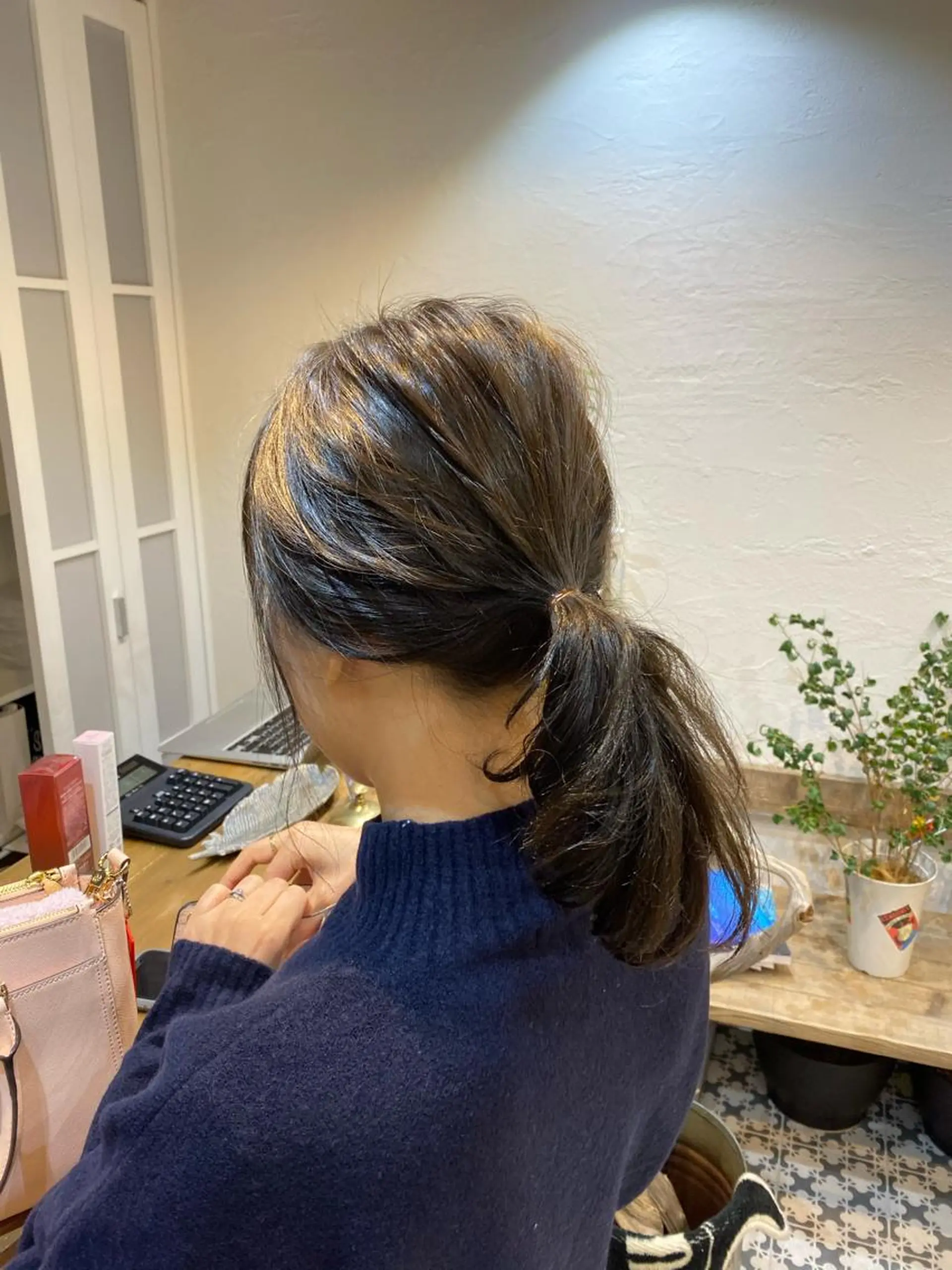 セミロング カラー アッシュ アッシュグレー ブリーチ ブリーチなしカラー 韓国ヘア☁️ mitsukiのヘアスタイル