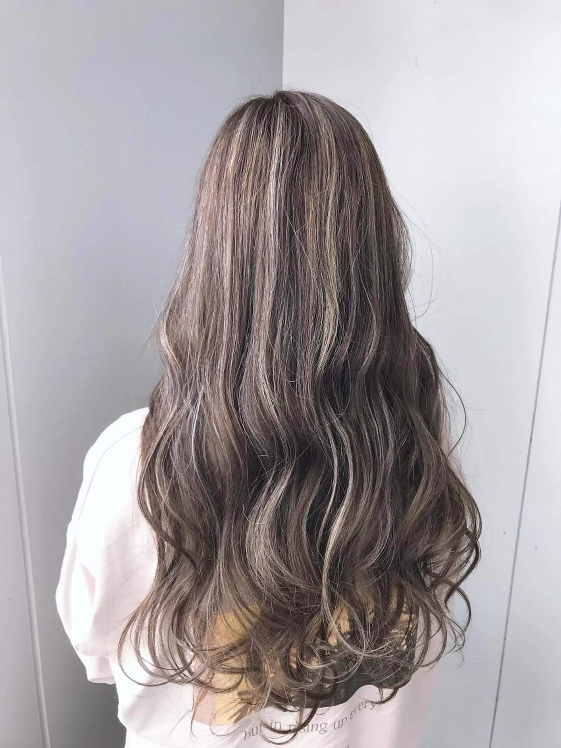 ロング カラー ブラウンカラー ハイライトカラー ハイライト 松本 唯のヘアスタイル