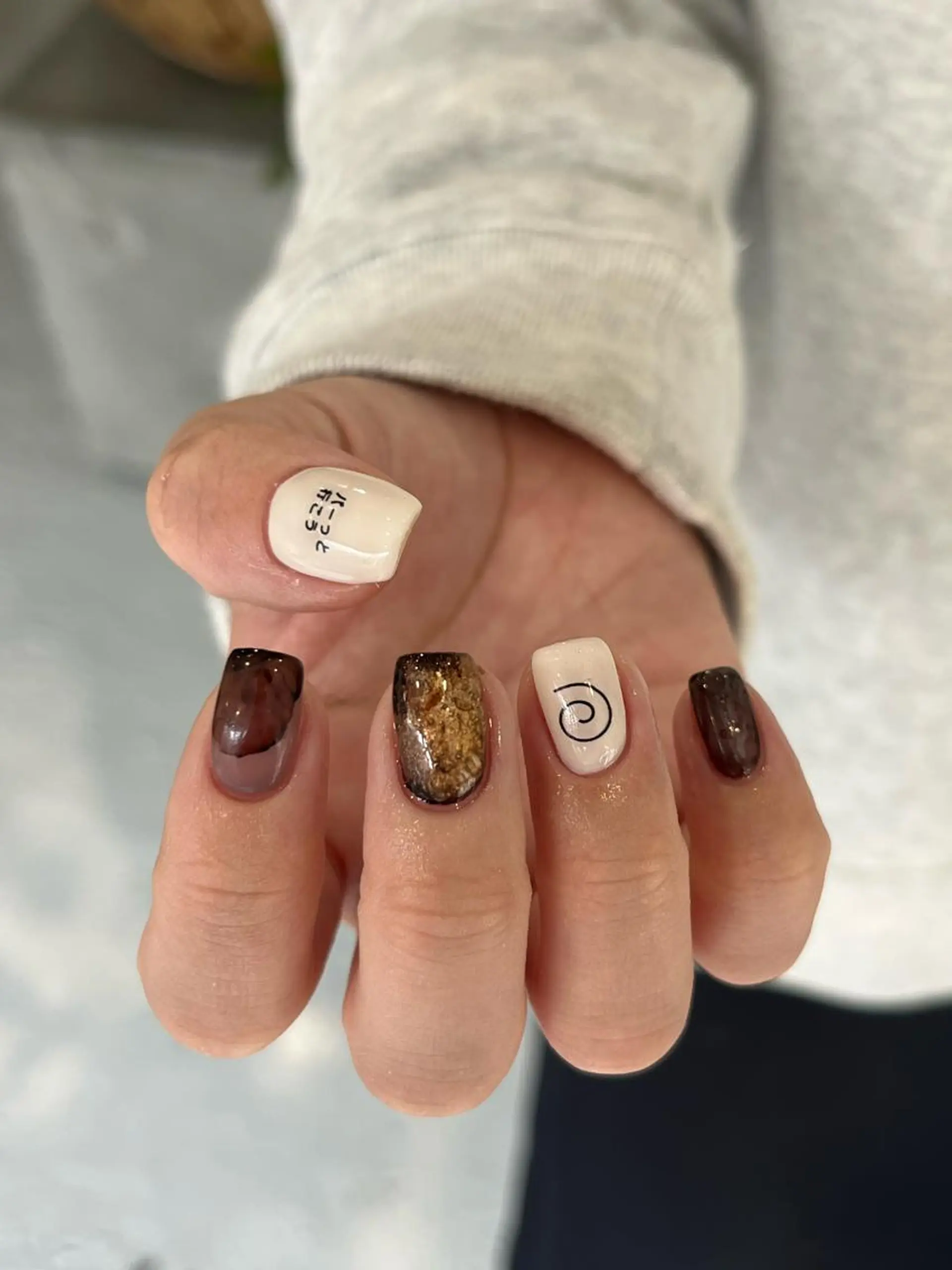 ネイル LETTER_& SAKIのネイルデザイン