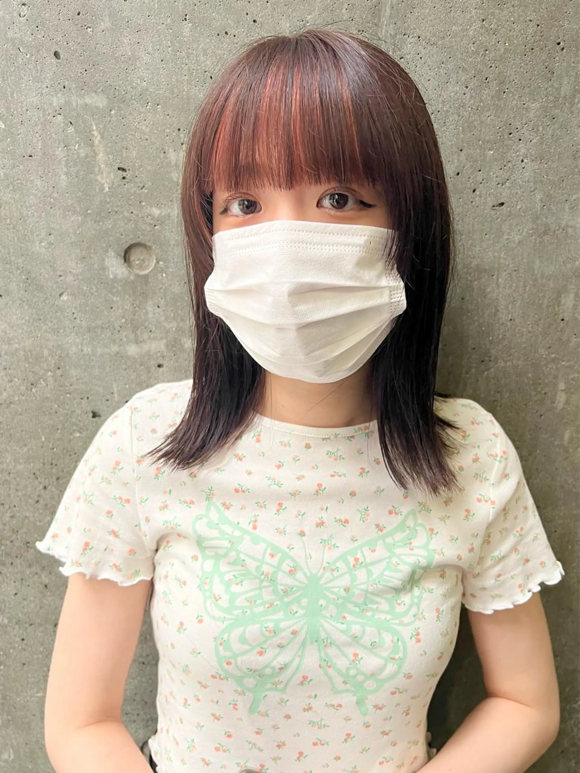 ミディアム ミルクティーベージュ outaのヘアスタイル