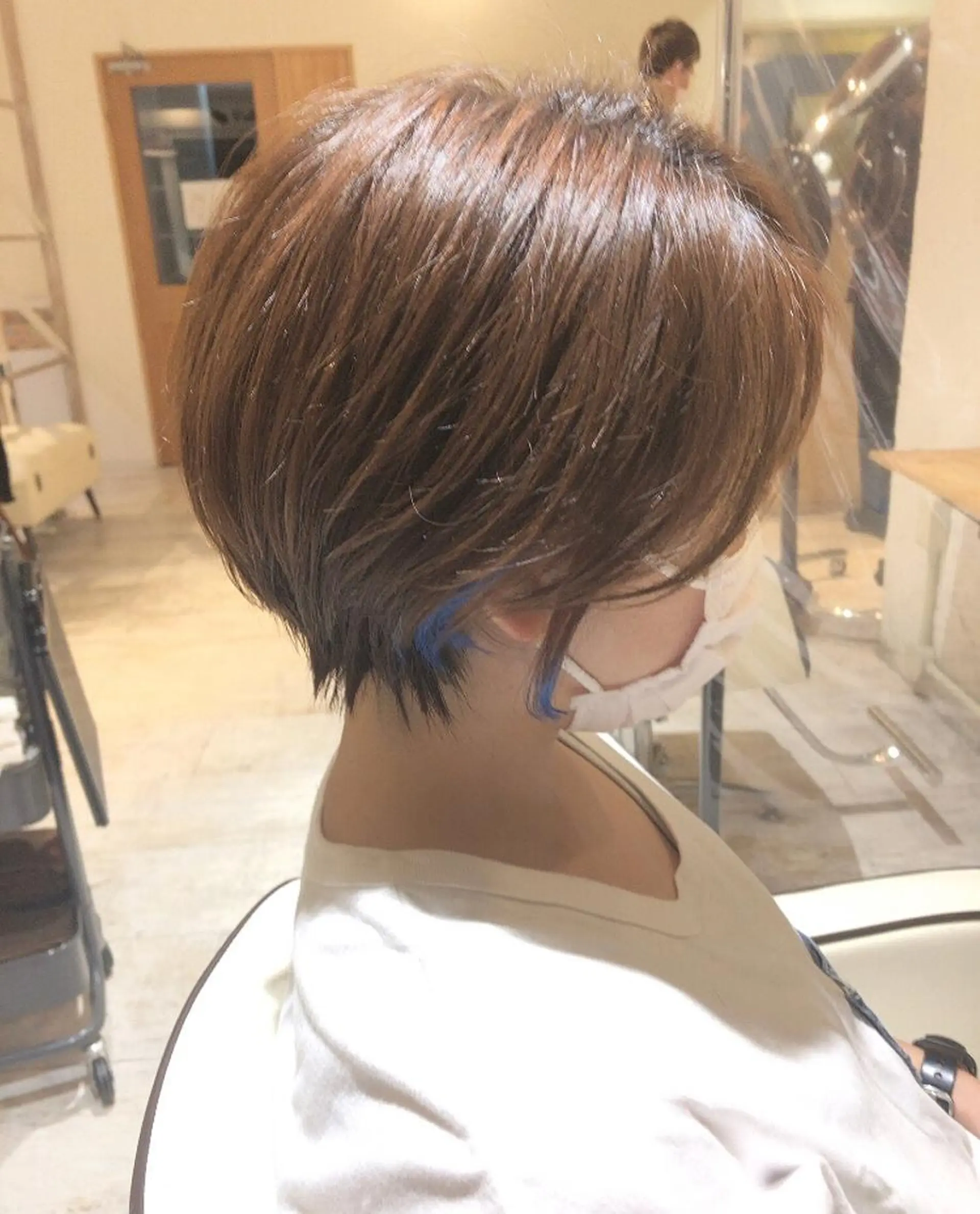 ショート esse大阪茶屋町店所属・レイヤーカット 新井田陽寿のヘアスタイル