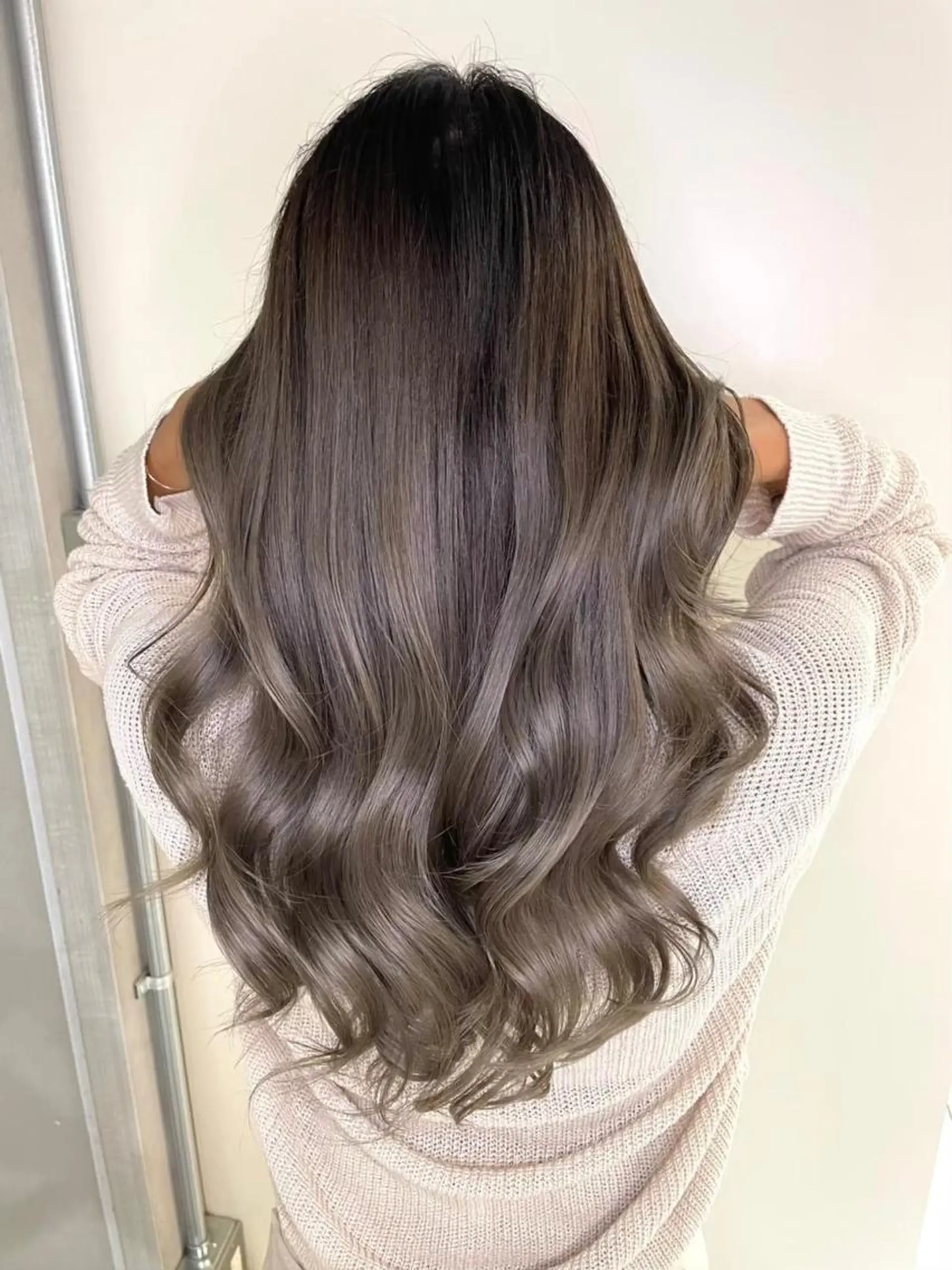 ロング カラー ブリーチ ダブルカラー ハイライトカラー イルミナカラー インナーカラー 【公式】amble luxe 中野のヘアスタイル