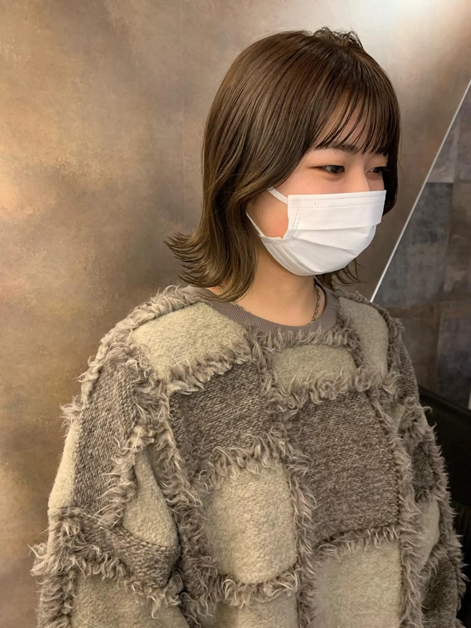 ミディアム カラー カット ヘアカラー SAKINO． ベージュカラーのヘアスタイル