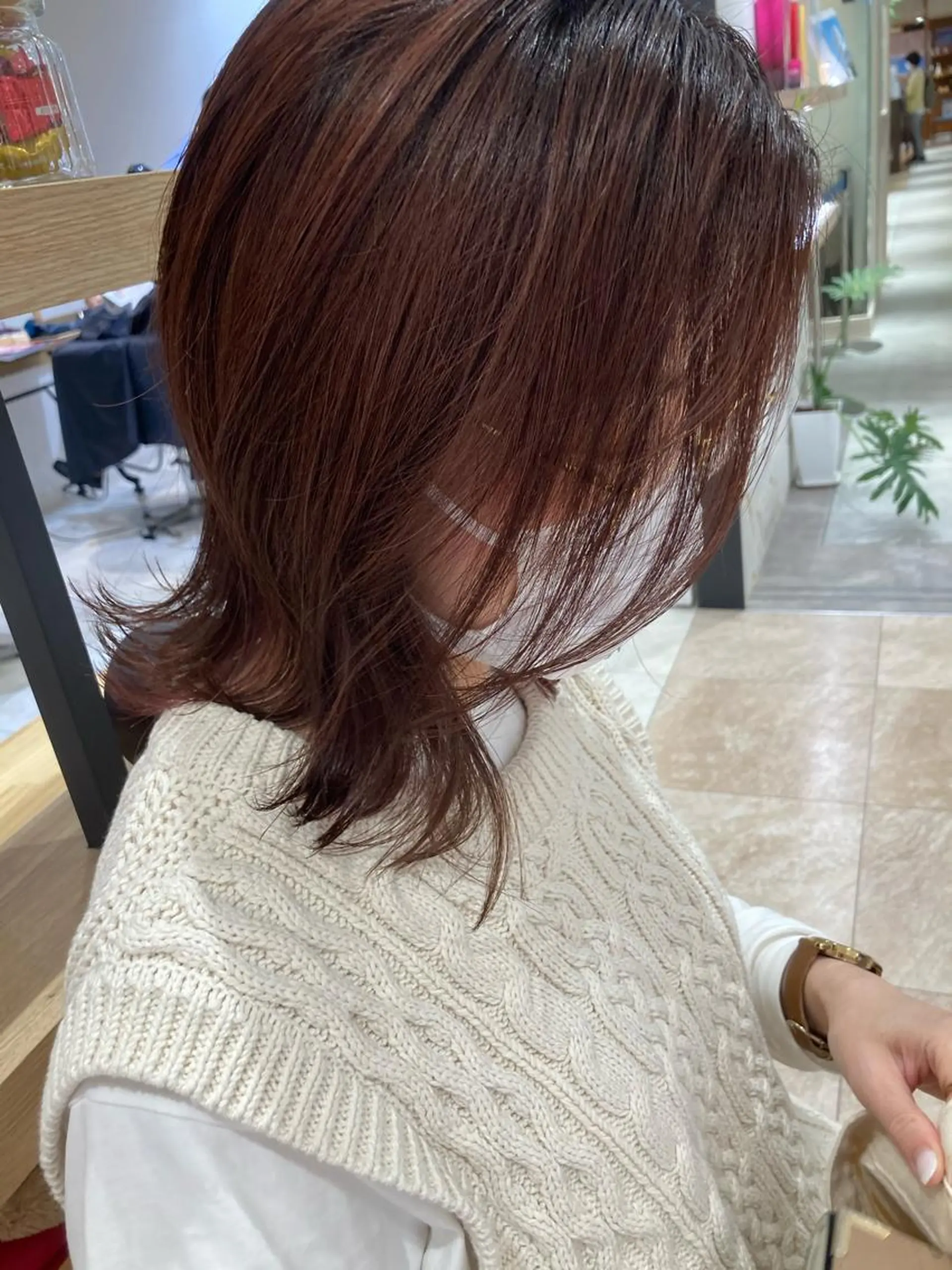 ミディアム カット ヘアカラー トリートメント cyan SANAMIのヘアスタイル