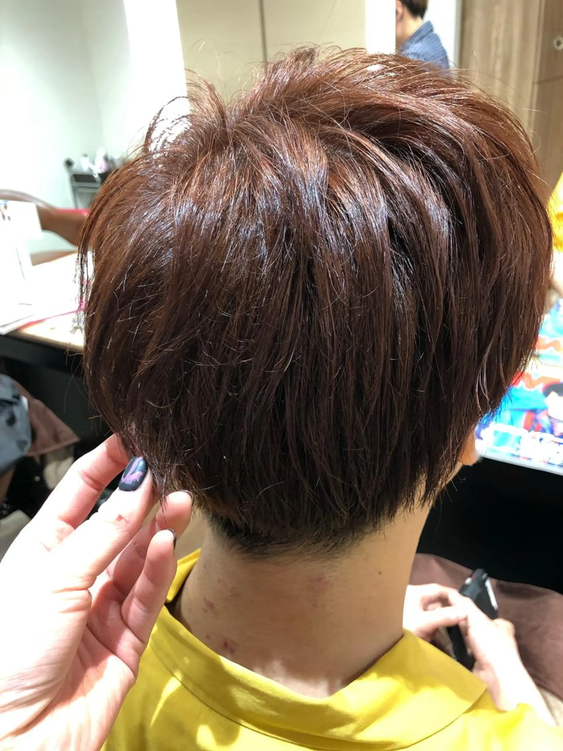 ショート カラー メンズ ウルフカット／吉村 桃子のヘアスタイル