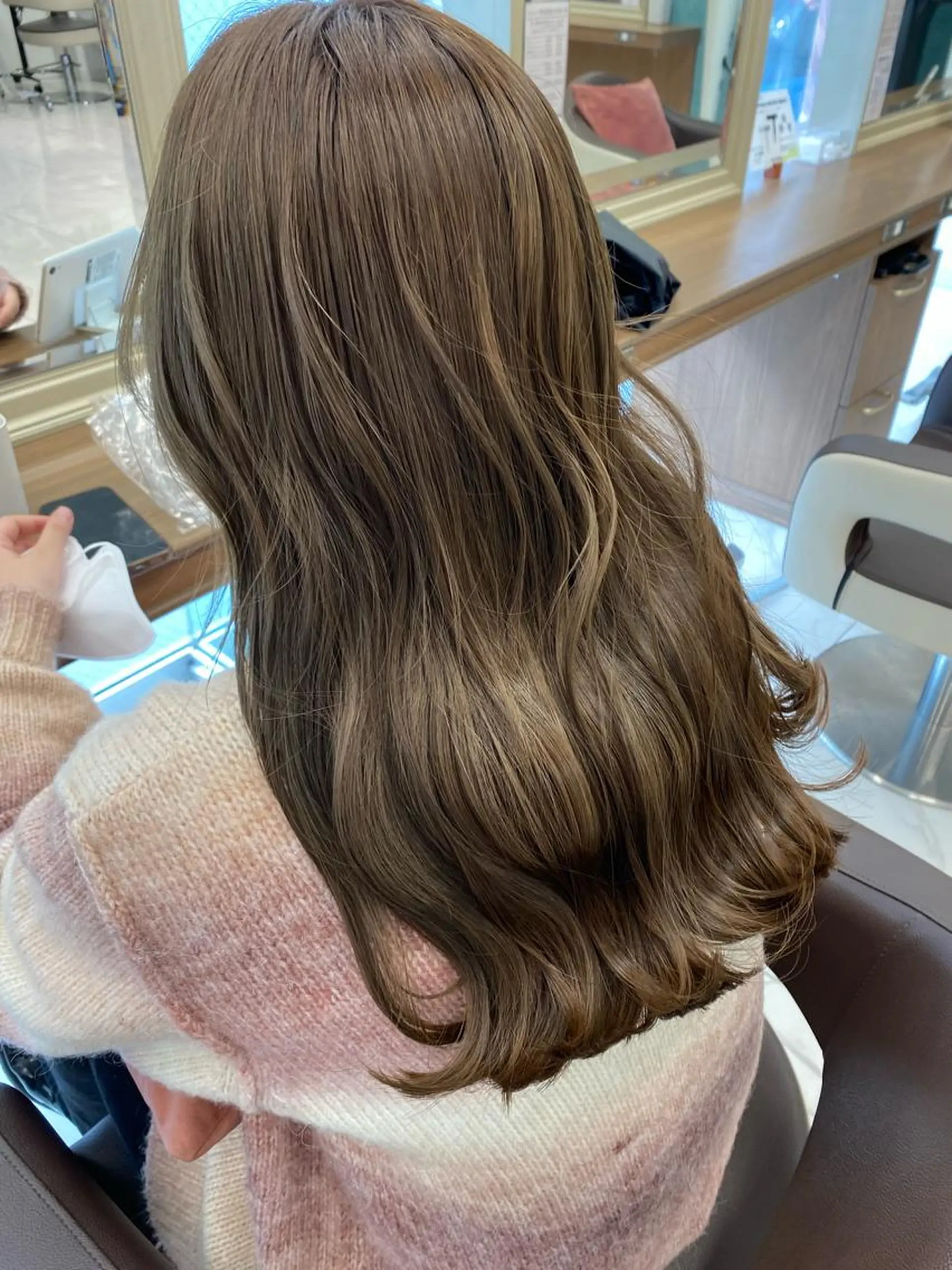 ロング カラー ベージュカラー ブリーチ ブリーチなしカラー オリーブベージュ カット ヘアカラー トリートメント 長妻莉央/縮毛矯正 髪質改善カラーのヘアスタイル