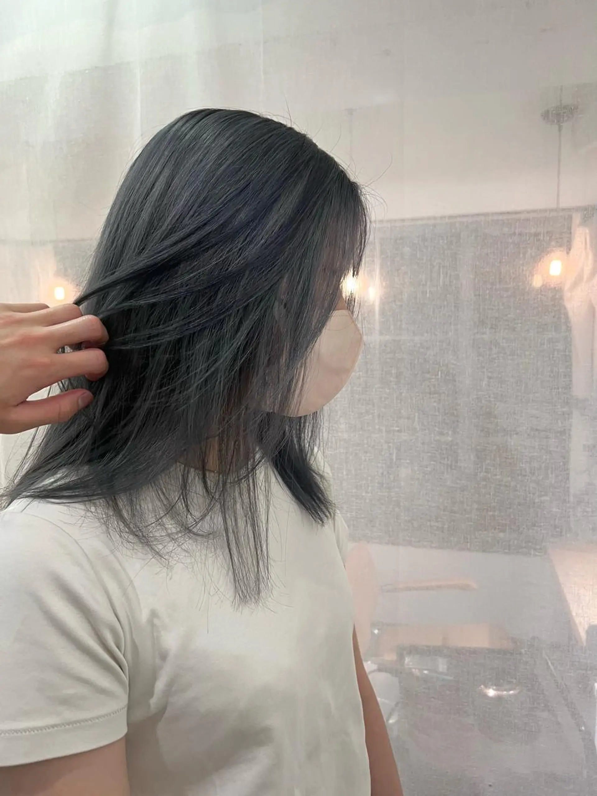 ミディアム アッシュ アッシュグレー 似合わせレイヤー ＆透明感カラーのヘアスタイル