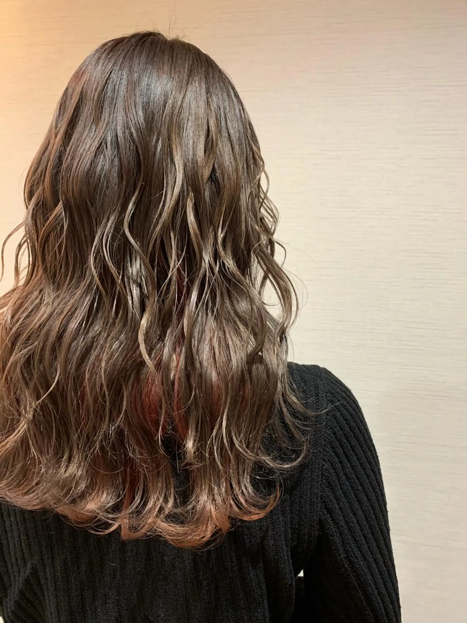 セミロング カラー 蓮見  友里のヘアスタイル
