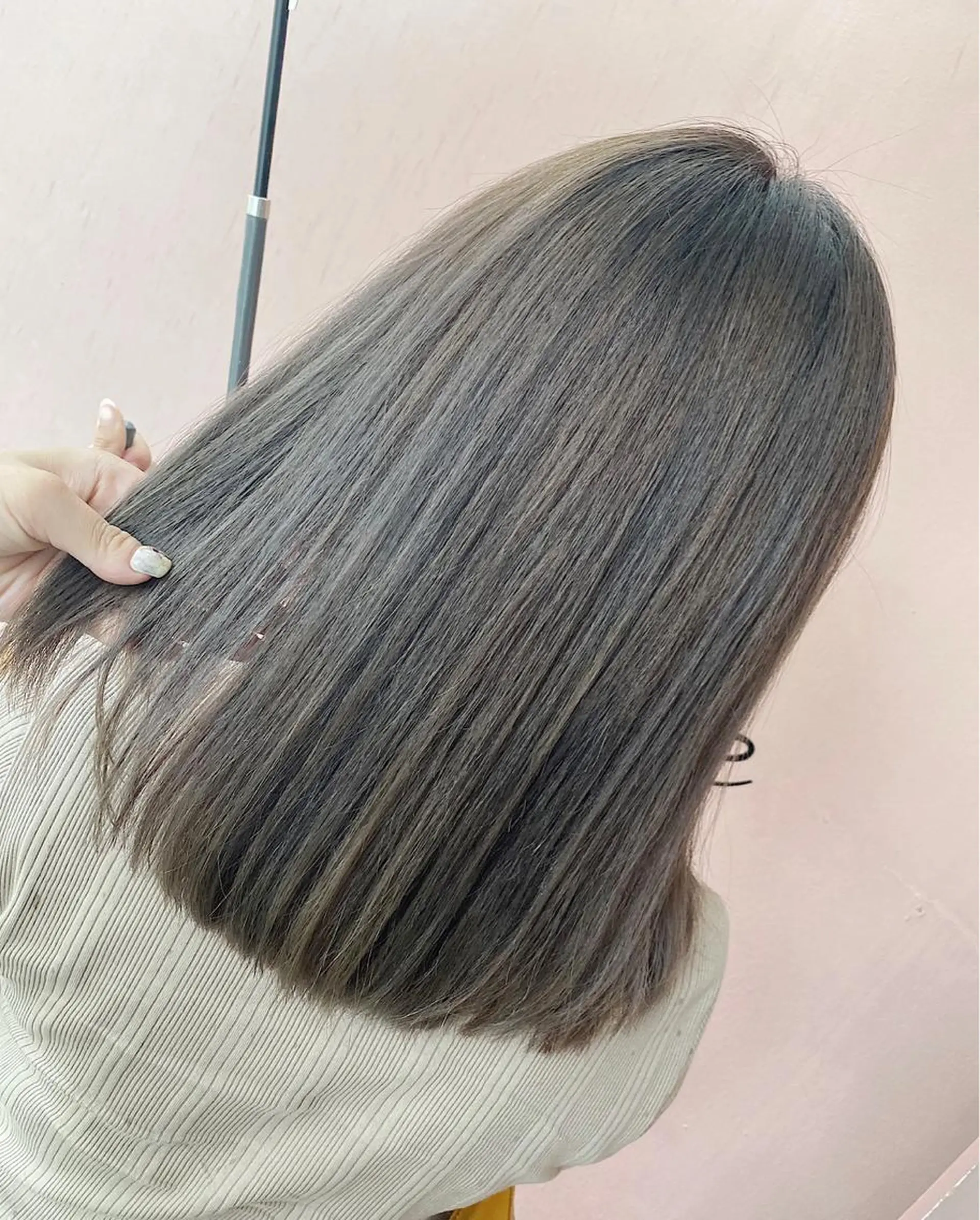 ミディアム カラー JILL ユキのヘアスタイル