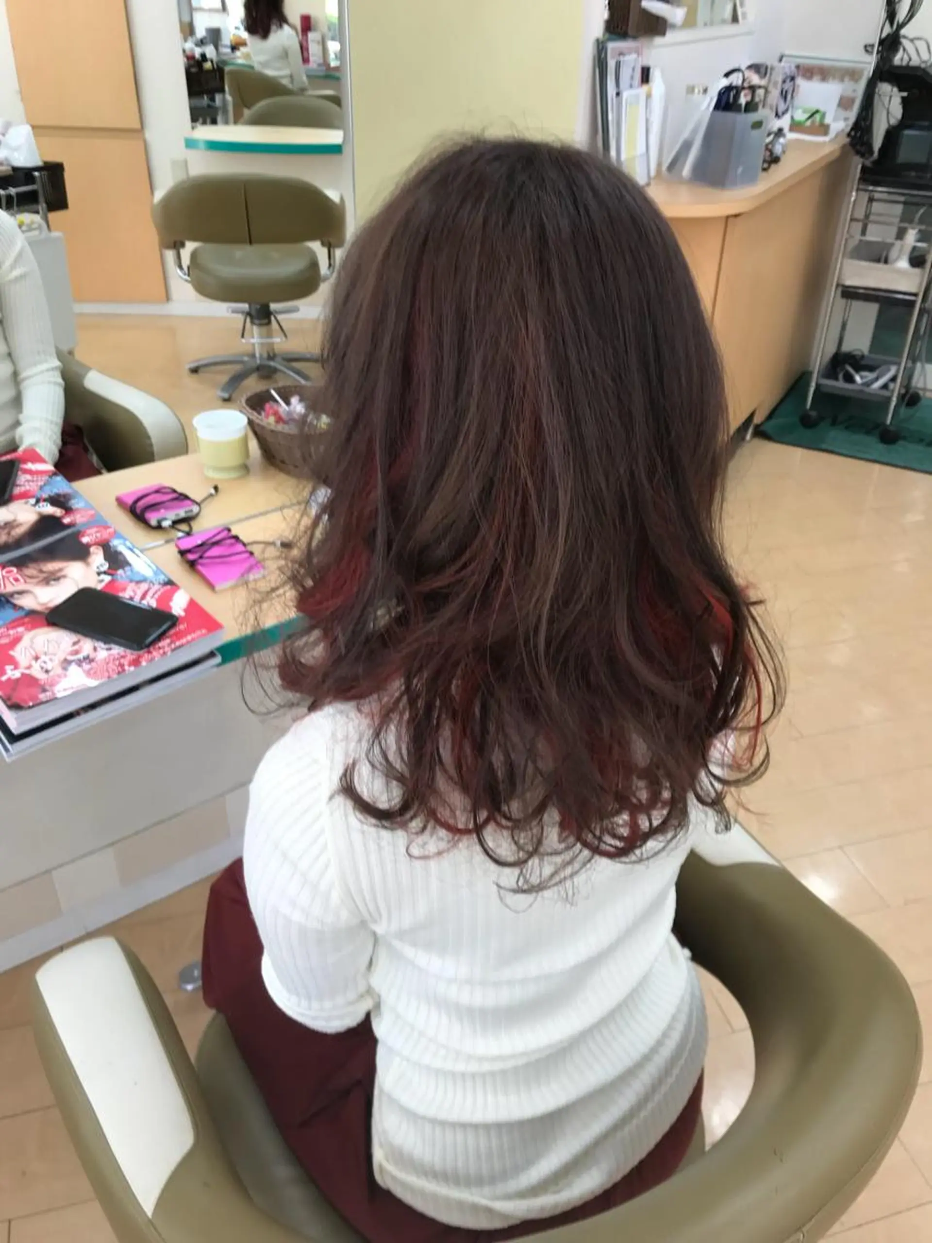 セミロング ハイライト 吉岡 智行のヘアスタイル