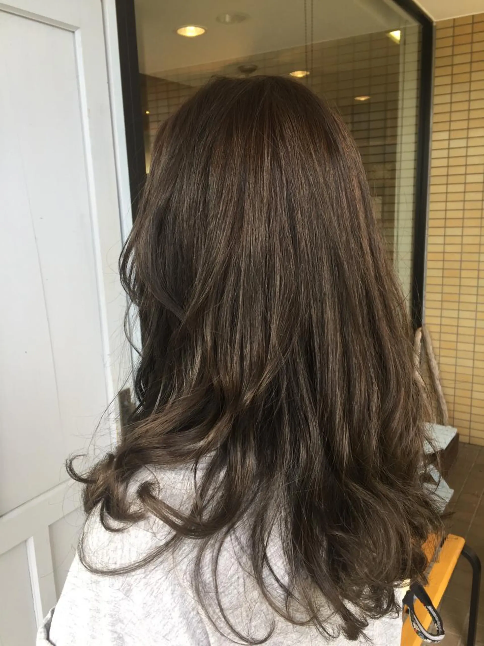 ロング カラー ツキダテ ユイのヘアスタイル