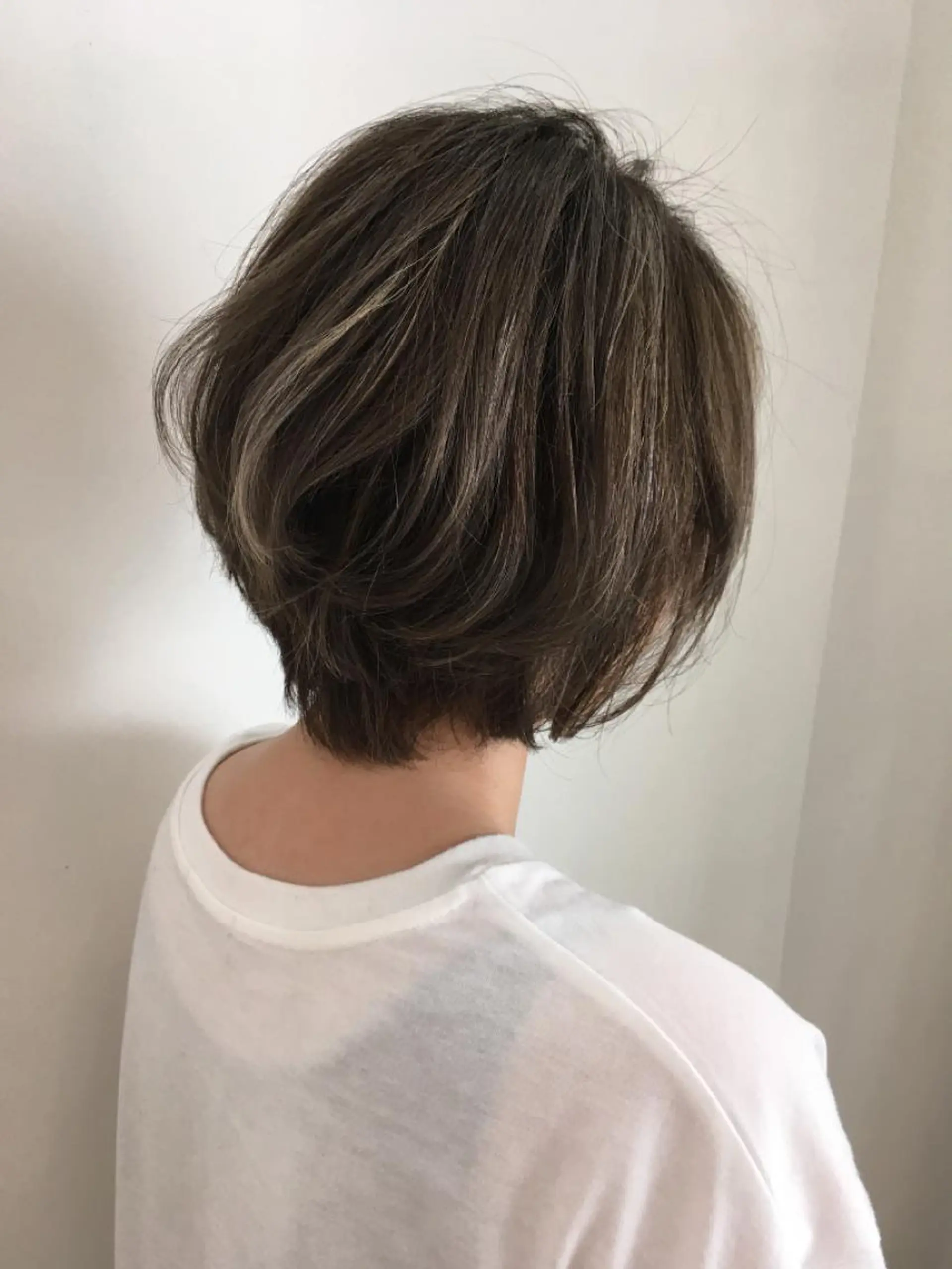 ショート カラー 坂上 岳のヘアスタイル