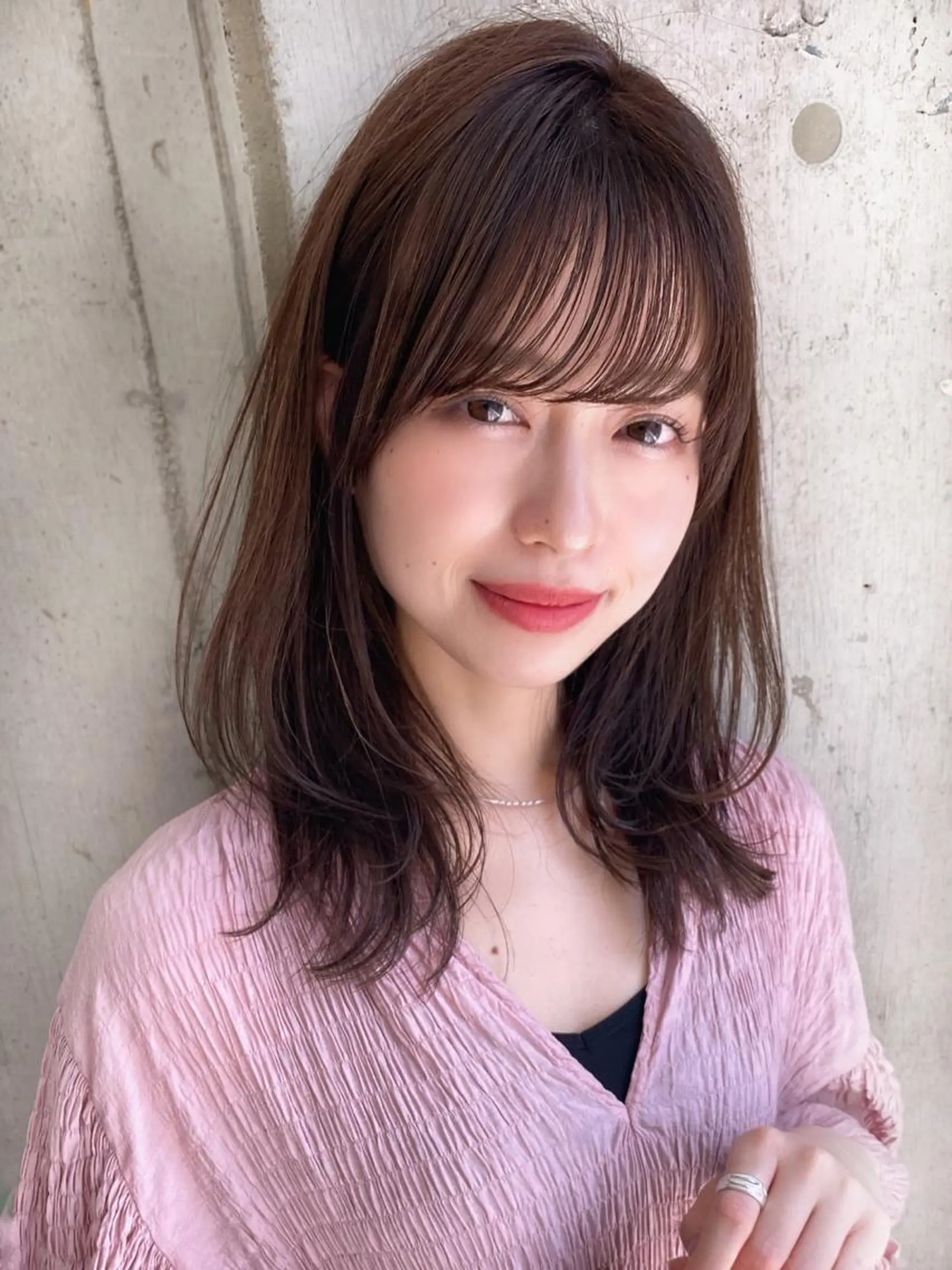 ミディアム カラー ヘアアレンジ ベージュカラー レイヤーカット 小顔カット カット ヘアカラー トリートメント ツヤ髪になりたい方へ 🩷柴田知亜希のヘアスタイル