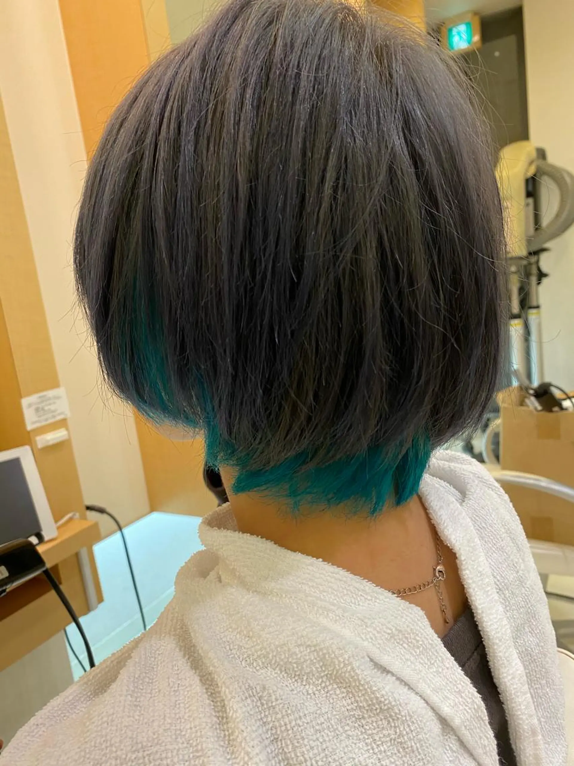 カラー 三戸 修平のヘアスタイル