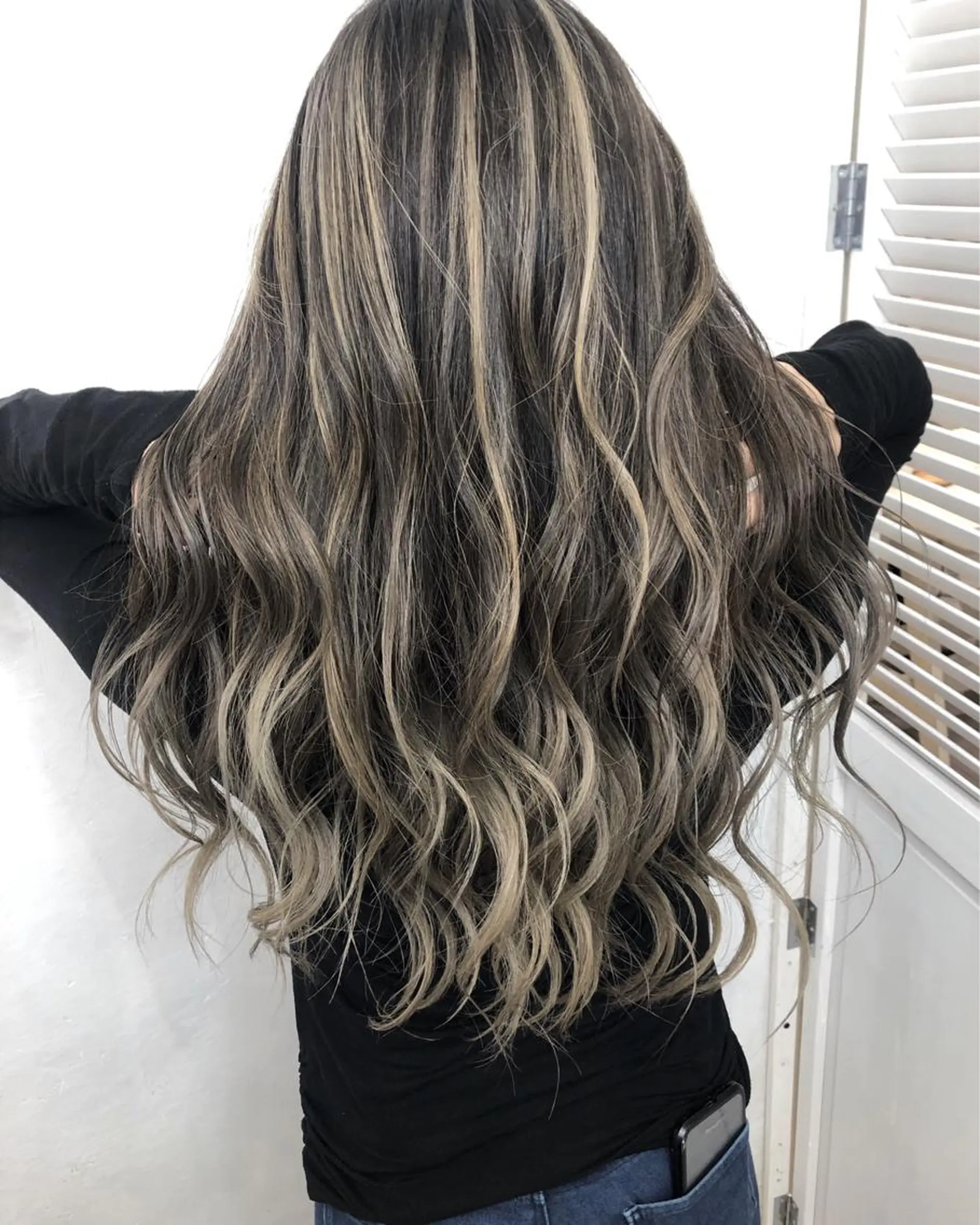 ロング カラー バレイヤージュ レイヤーカット ヘアカラー トリートメント ブリーチカラーレイヤ ーカット🦋annaのヘアスタイル