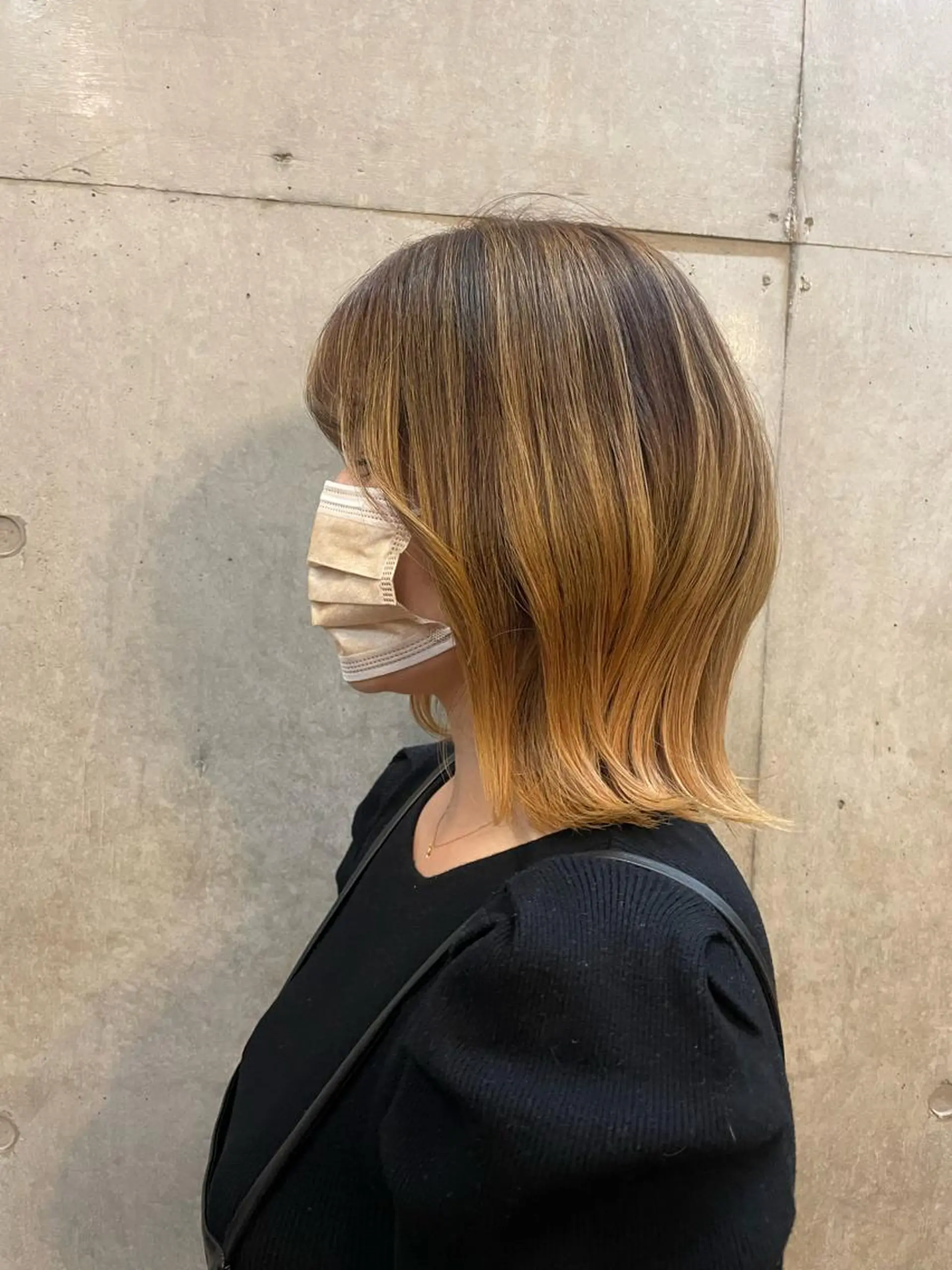 ミディアム 佐藤 百葉のヘアスタイル