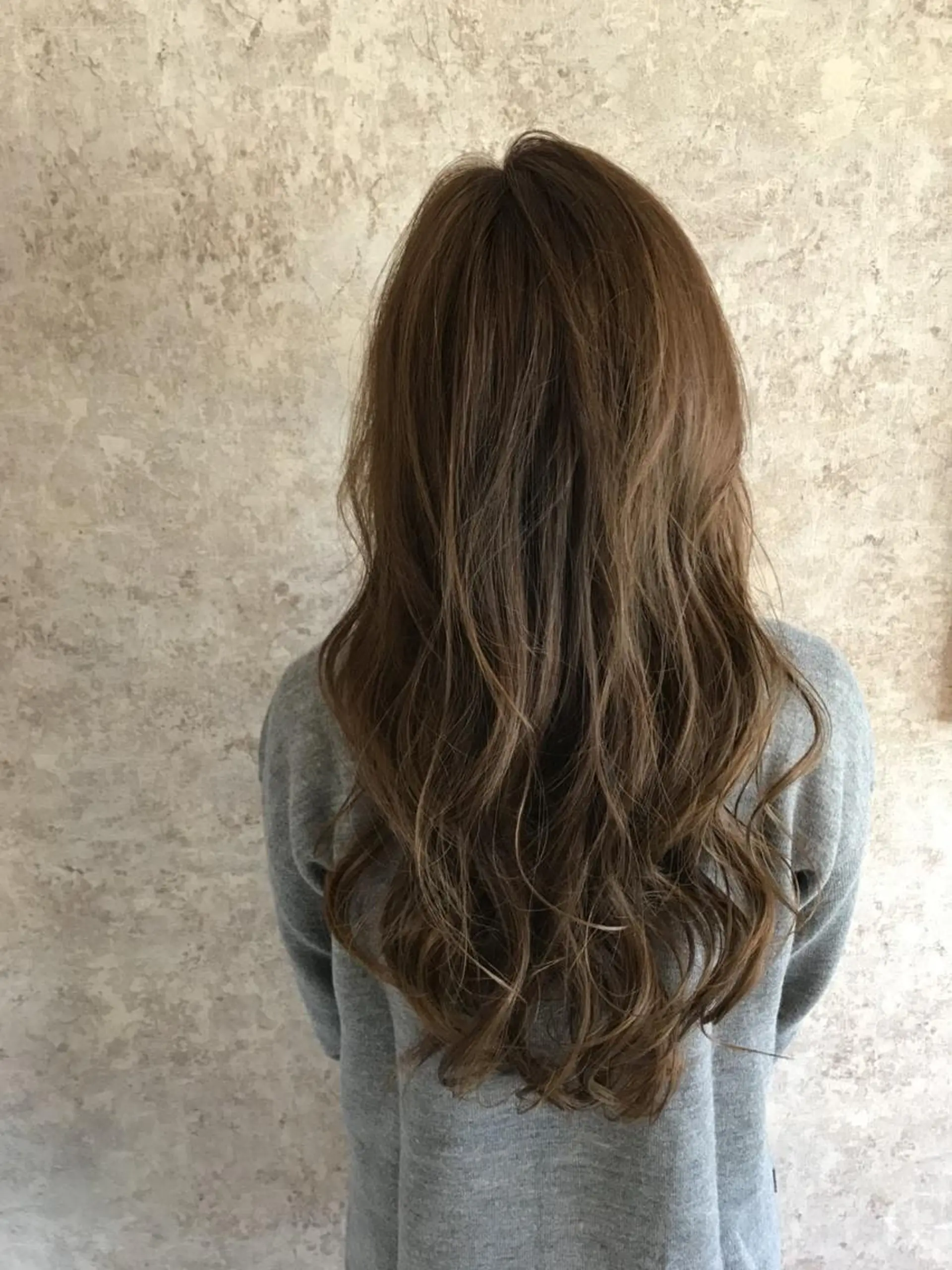 ミディアム カラー パーマ レイヤーカット 早崎太生のヘアスタイル