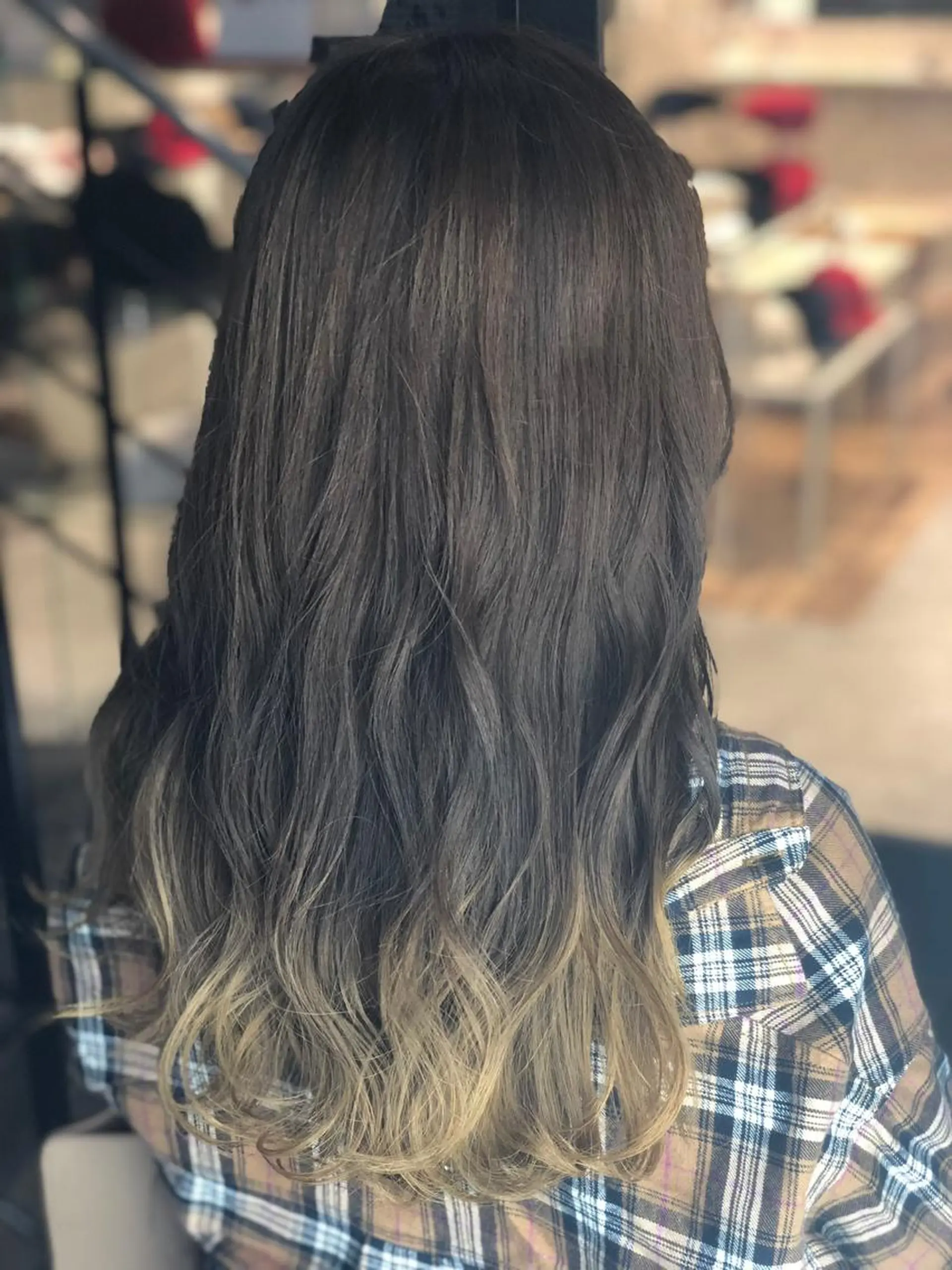 ロング カラー グラデーションカラー ヘアカラー トリートメント ✨髪質改善縮毛矯正✨ 宇田川修平のエステ・リラクイメージ