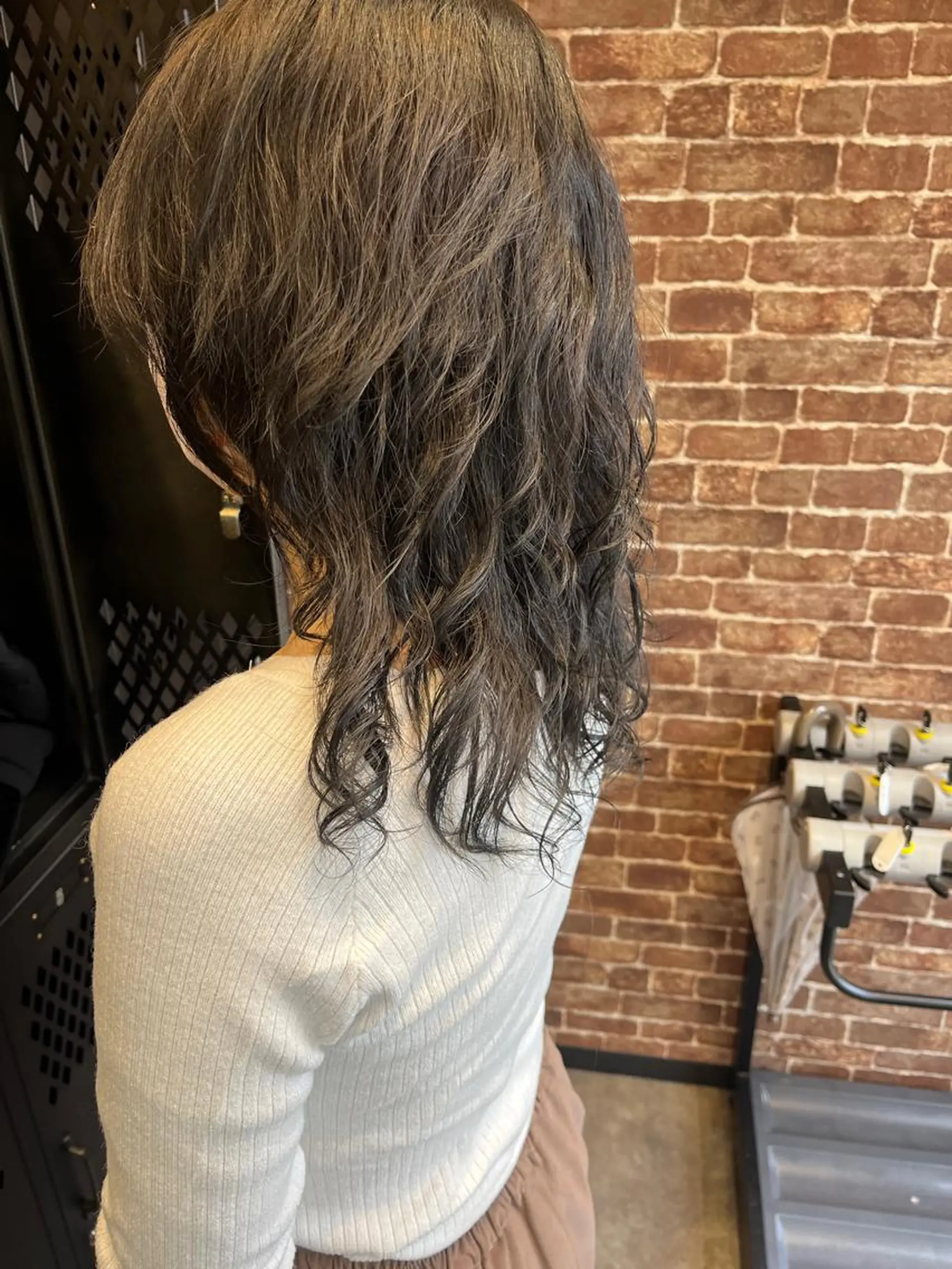 ロング カラー パーマ ヘアアレンジ メンズ キッズ ネイル マツエク・マツパ アイブロウ メンズブリーチ メンズハイライト メンズインナーカラー メンズ韓国風 ブリーチ カット パーマ 久木原 ゆりのヘアスタイル