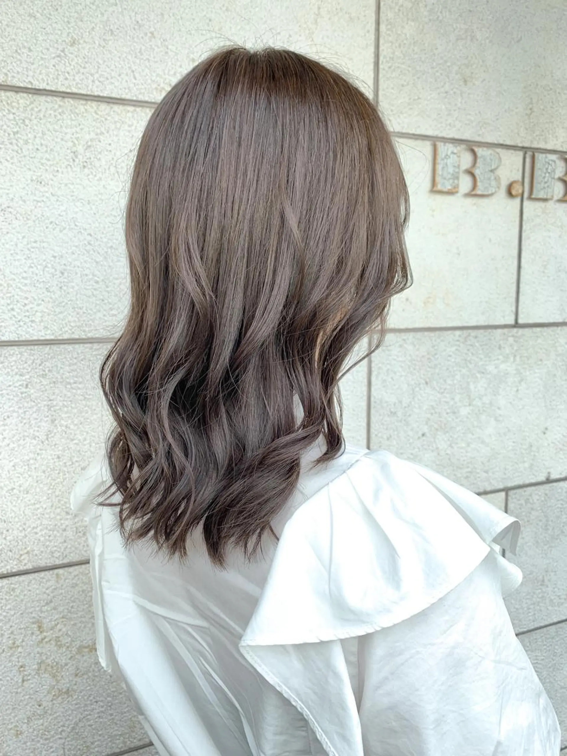 ミディアム カラー ブリーチ 外国人風カラー hiro【沿線で叶う 似合わせhair】のヘアスタイル