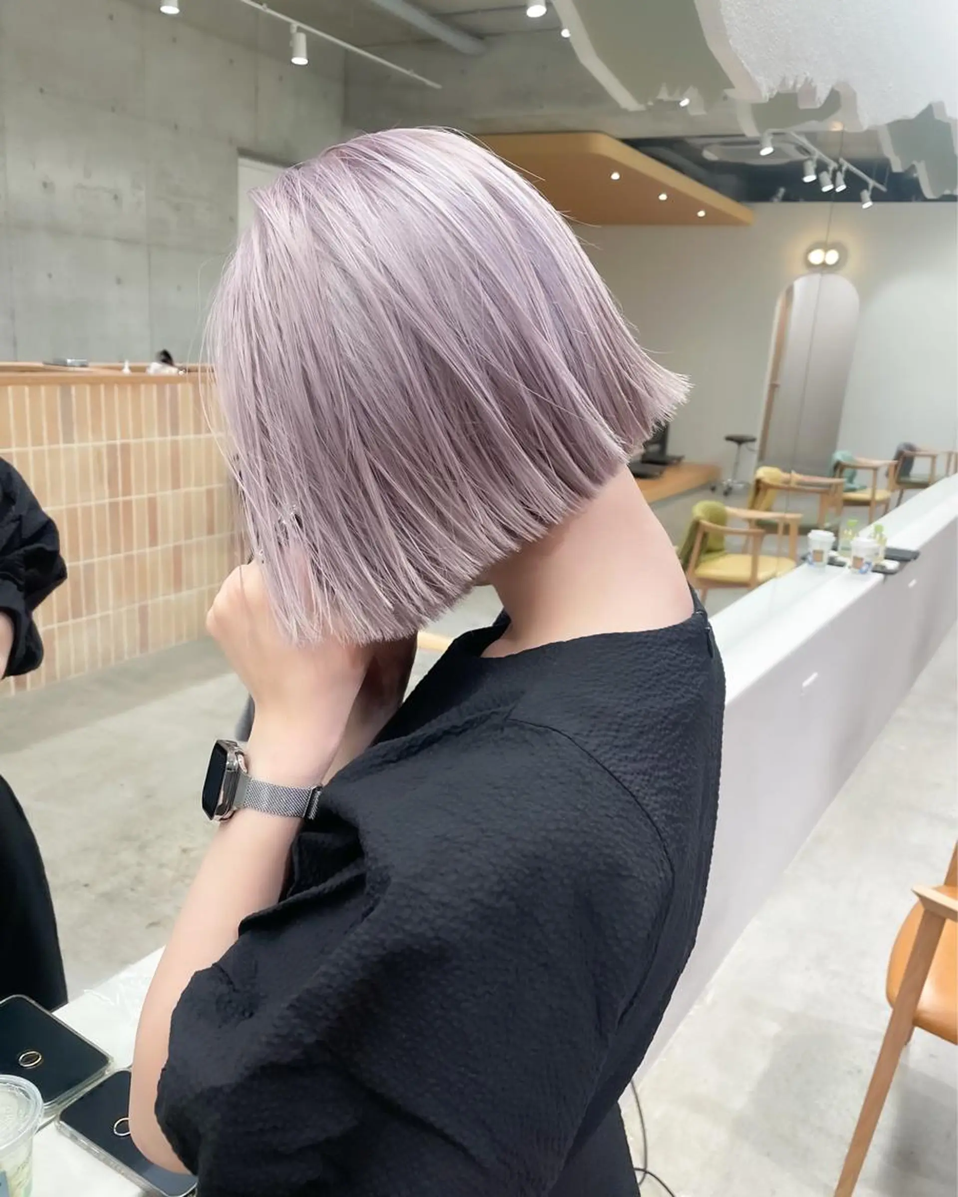 ショート カラー ヘアアレンジ ミニボブ/ブリーチ 🌈MISATOのヘアスタイル